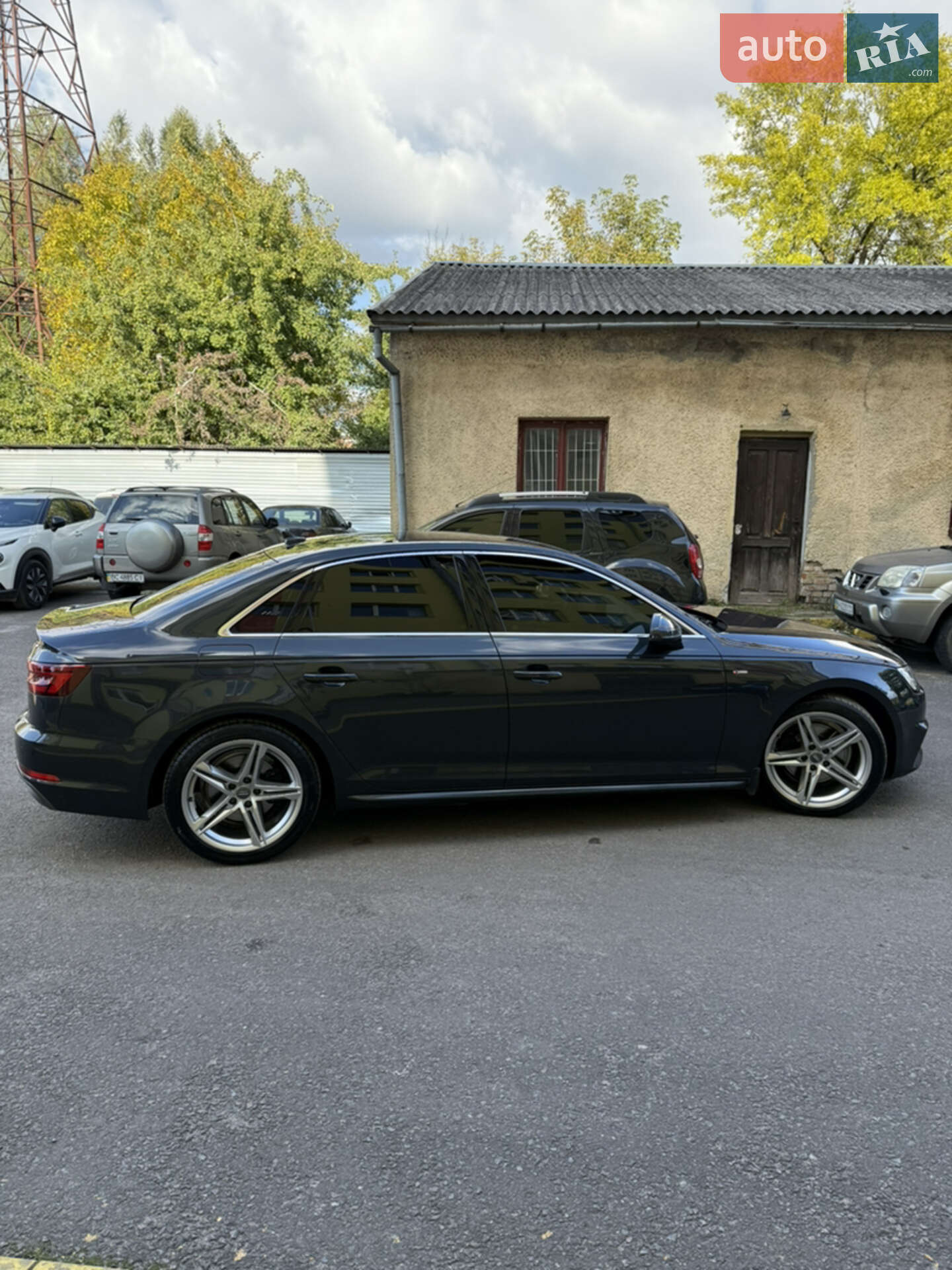 Audi A4 2018 VIN WAUZZZF47JA189203 фото оголошення 17 з 17