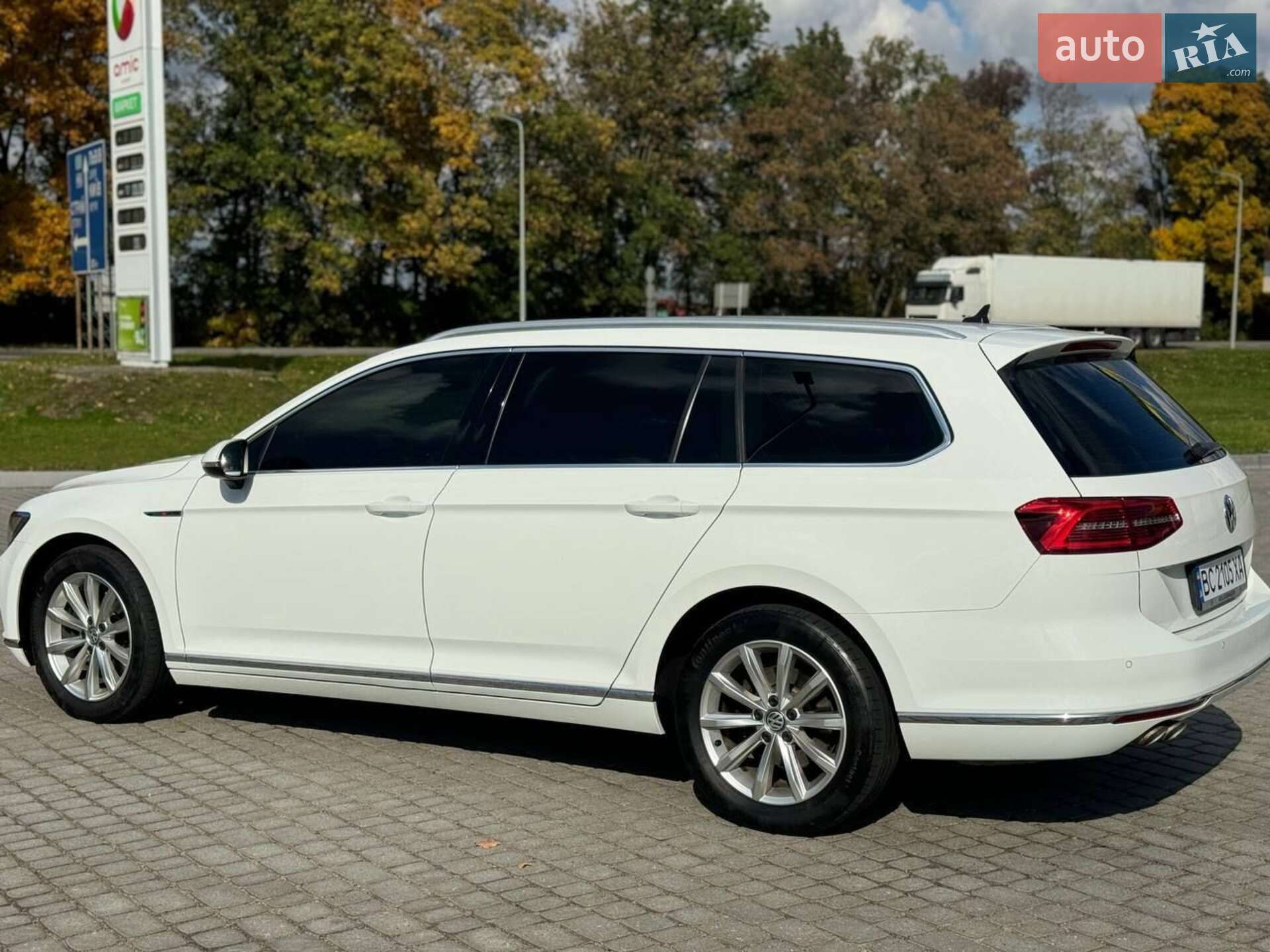 Volkswagen Passat 2016 VIN WVWZZZ3CZGP035445 фото оголошення 12 з 33