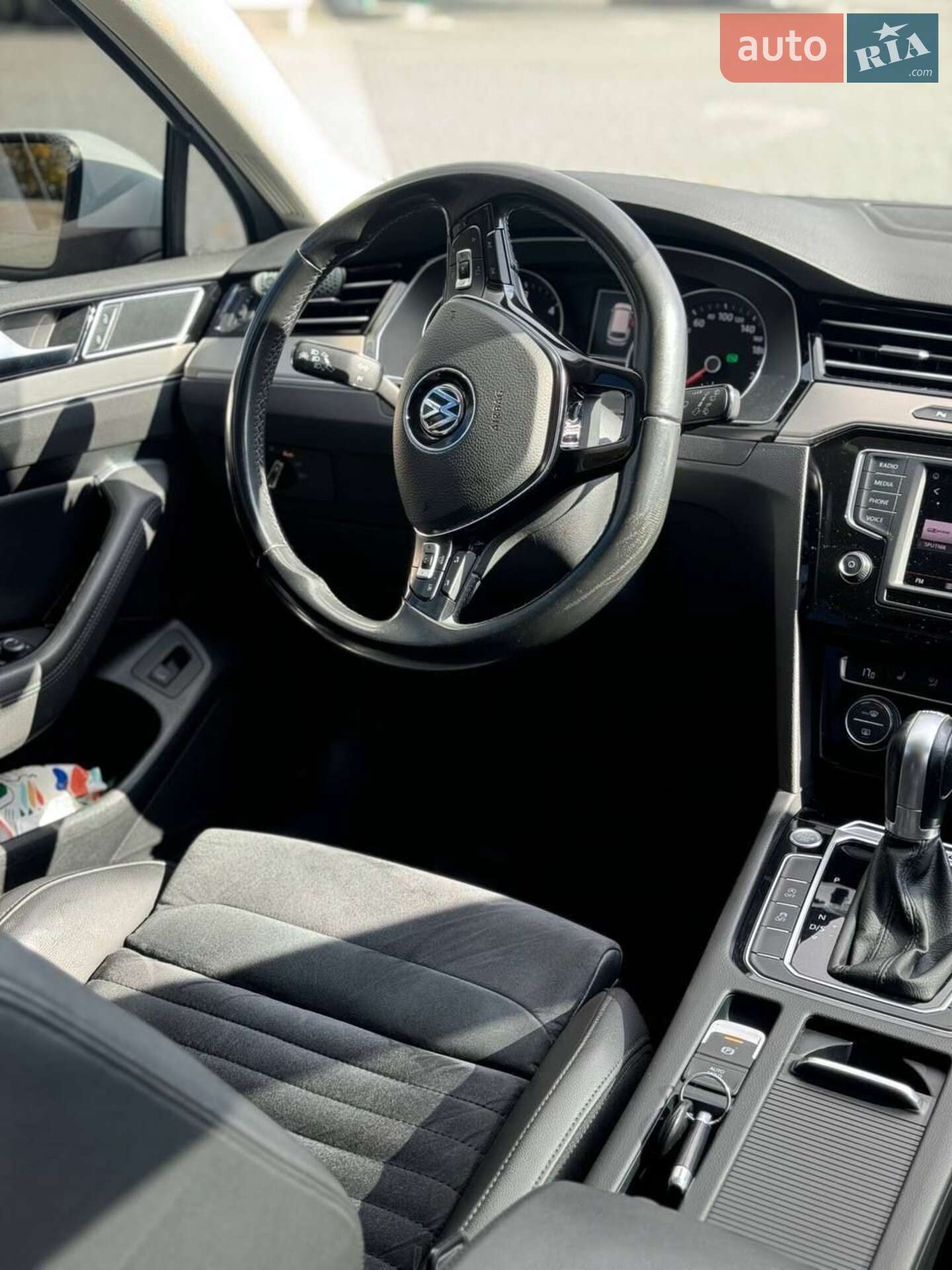 Volkswagen Passat 2016 VIN WVWZZZ3CZGP035445 фото оголошення 16 з 33
