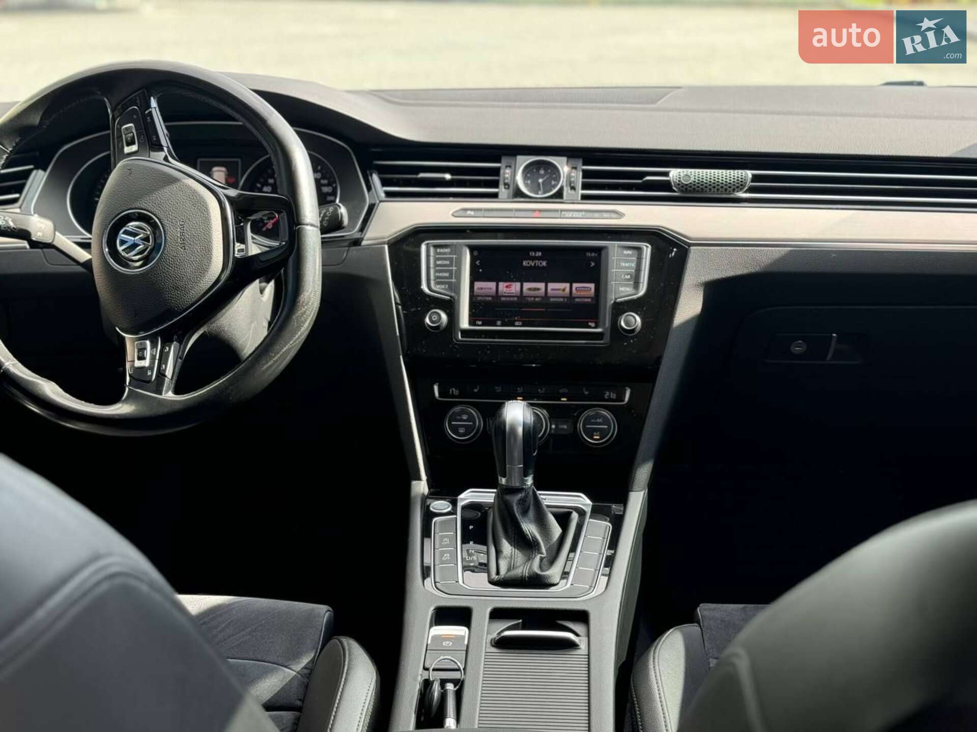 Volkswagen Passat 2016 VIN WVWZZZ3CZGP035445 фото оголошення 19 з 33
