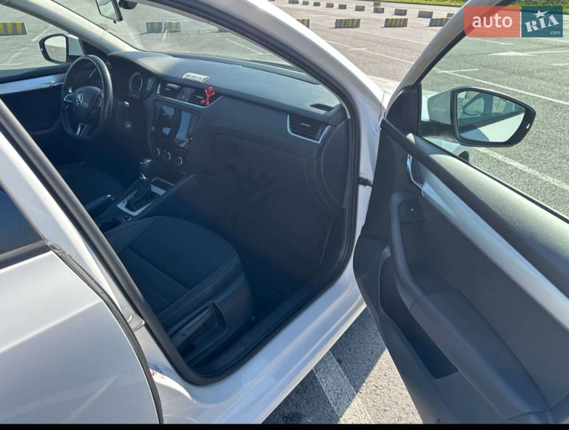 Skoda Octavia 2018 VIN TMBAC2NE7JB008971 фото оголошення 14 з 22