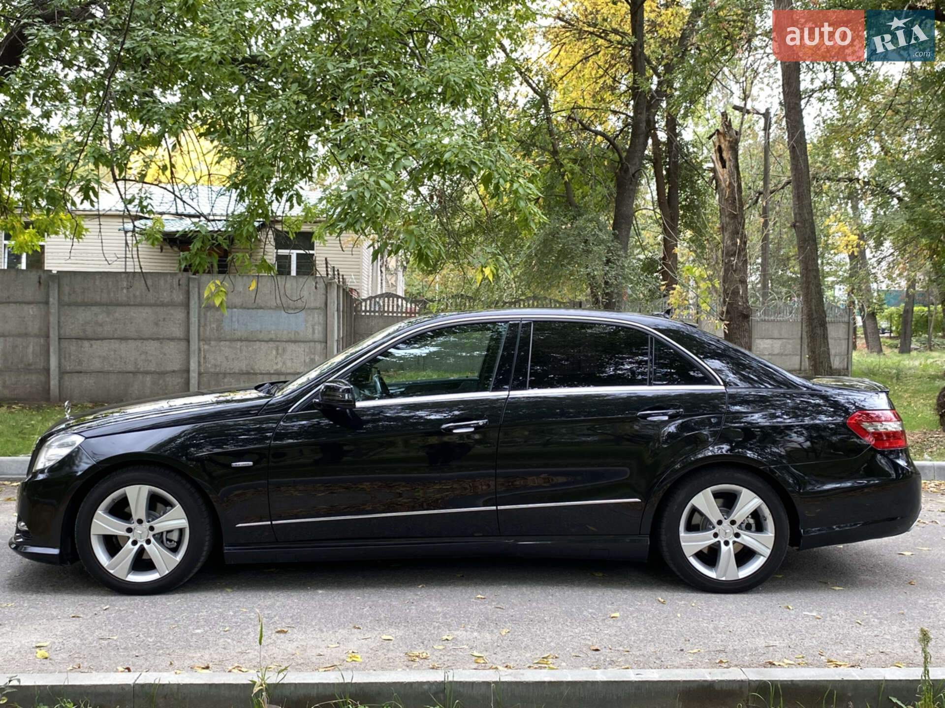 Mercedes-Benz E-Class 2009 VIN WDD2120021A061296 фото оголошення 4 з 15