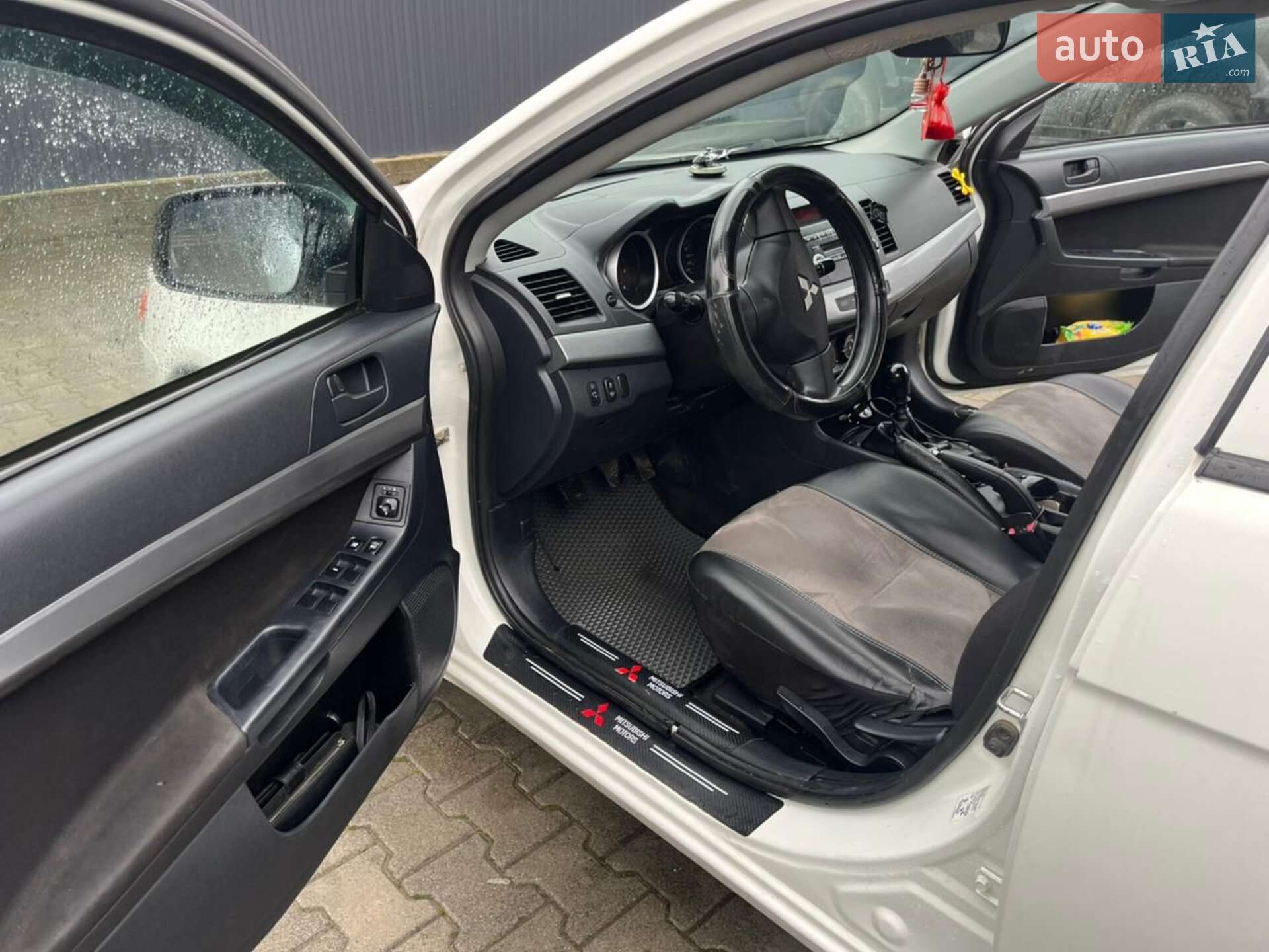 Mitsubishi Lancer 2011 VIN JMBLJCX9ABU002259 фото оголошення 3 з 9
