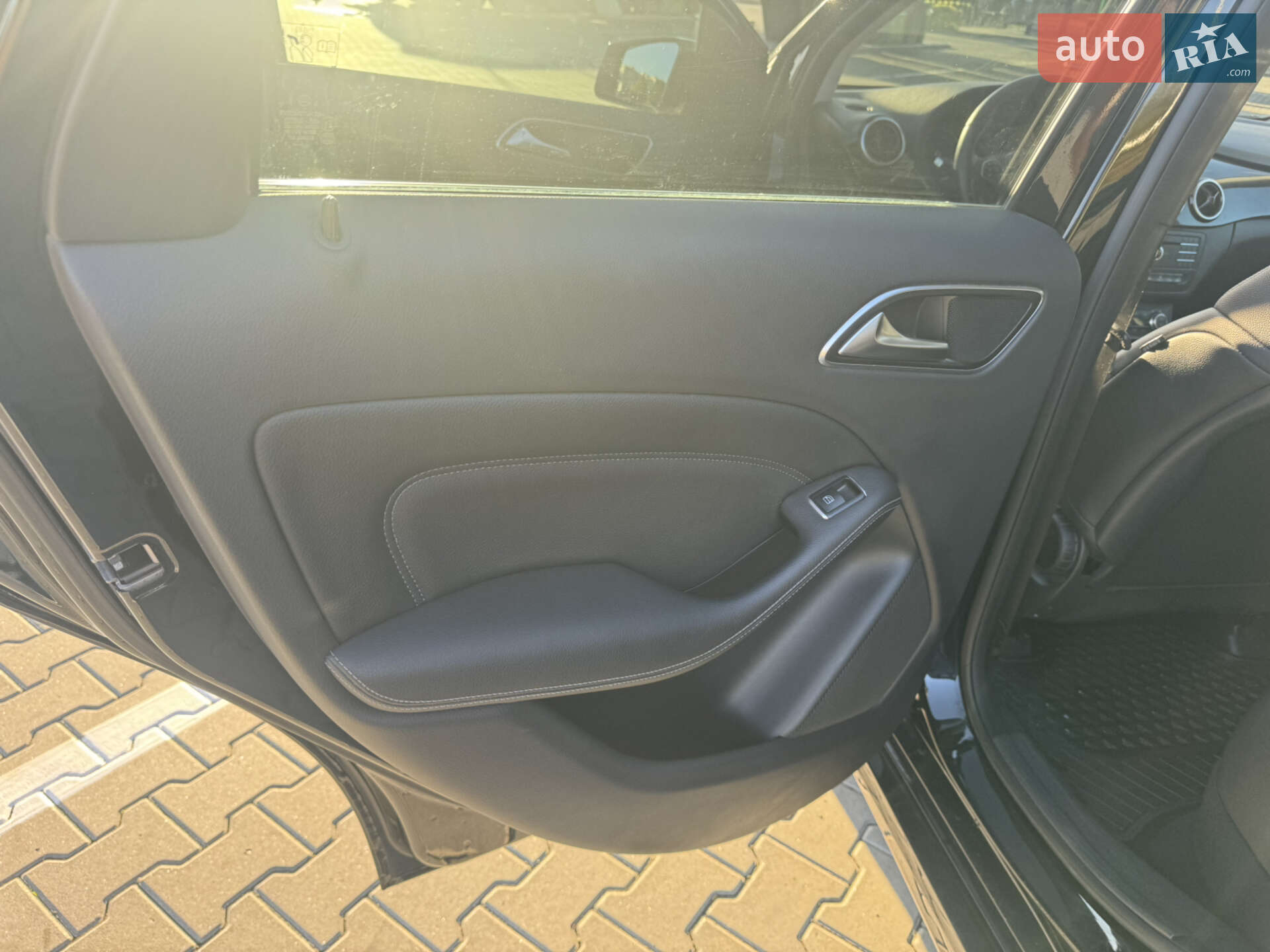 Mercedes-Benz B-Class 2016 VIN WDD2428901J011059 фото оголошення 17 з 21