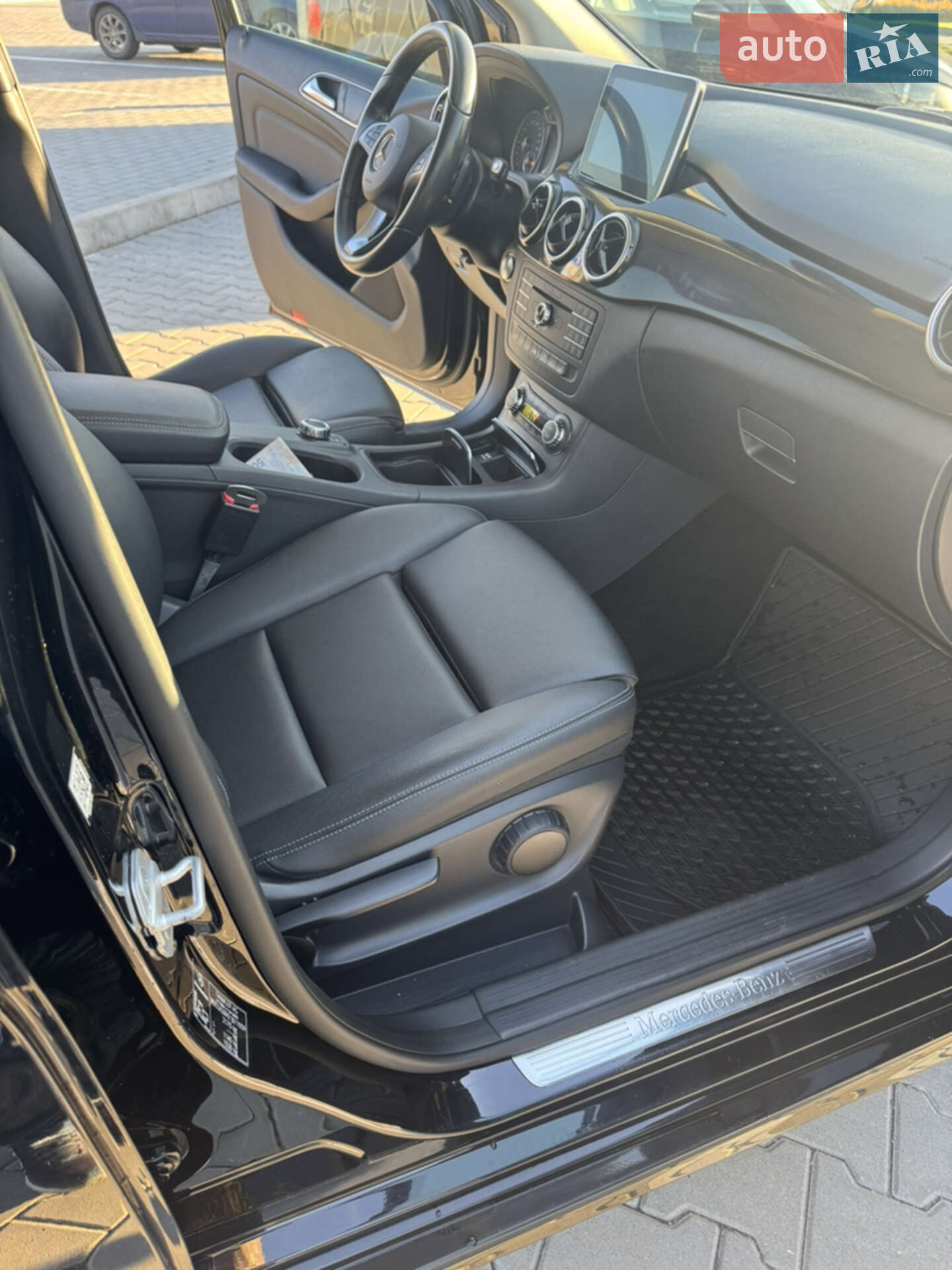 Mercedes-Benz B-Class 2016 VIN WDD2428901J011059 фото оголошення 18 з 21