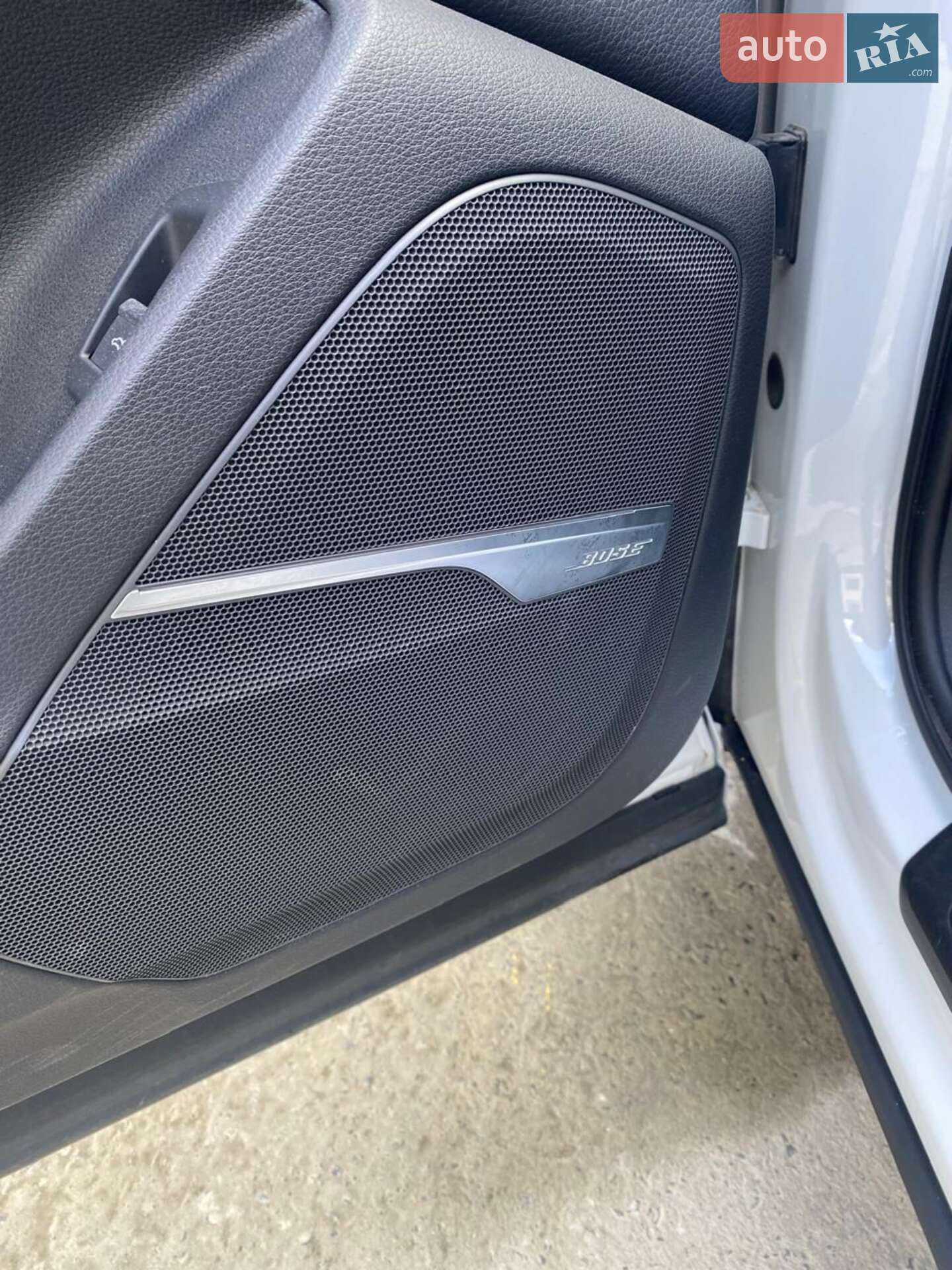 Audi Q7 2018 VIN WA1LAAF76JD030175 фото оголошення 13 з 22
