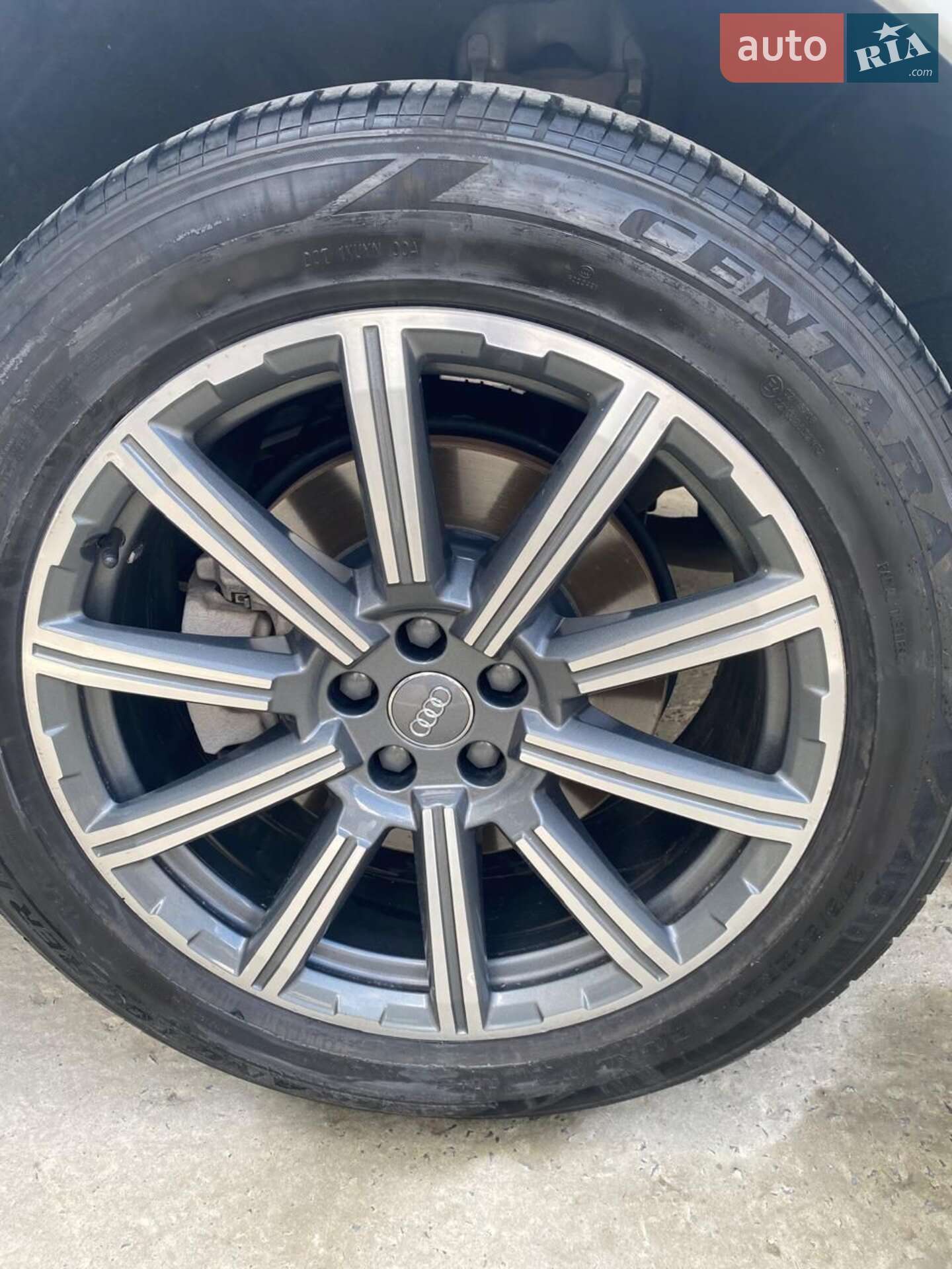 Audi Q7 2018 VIN WA1LAAF76JD030175 фото оголошення 14 з 22