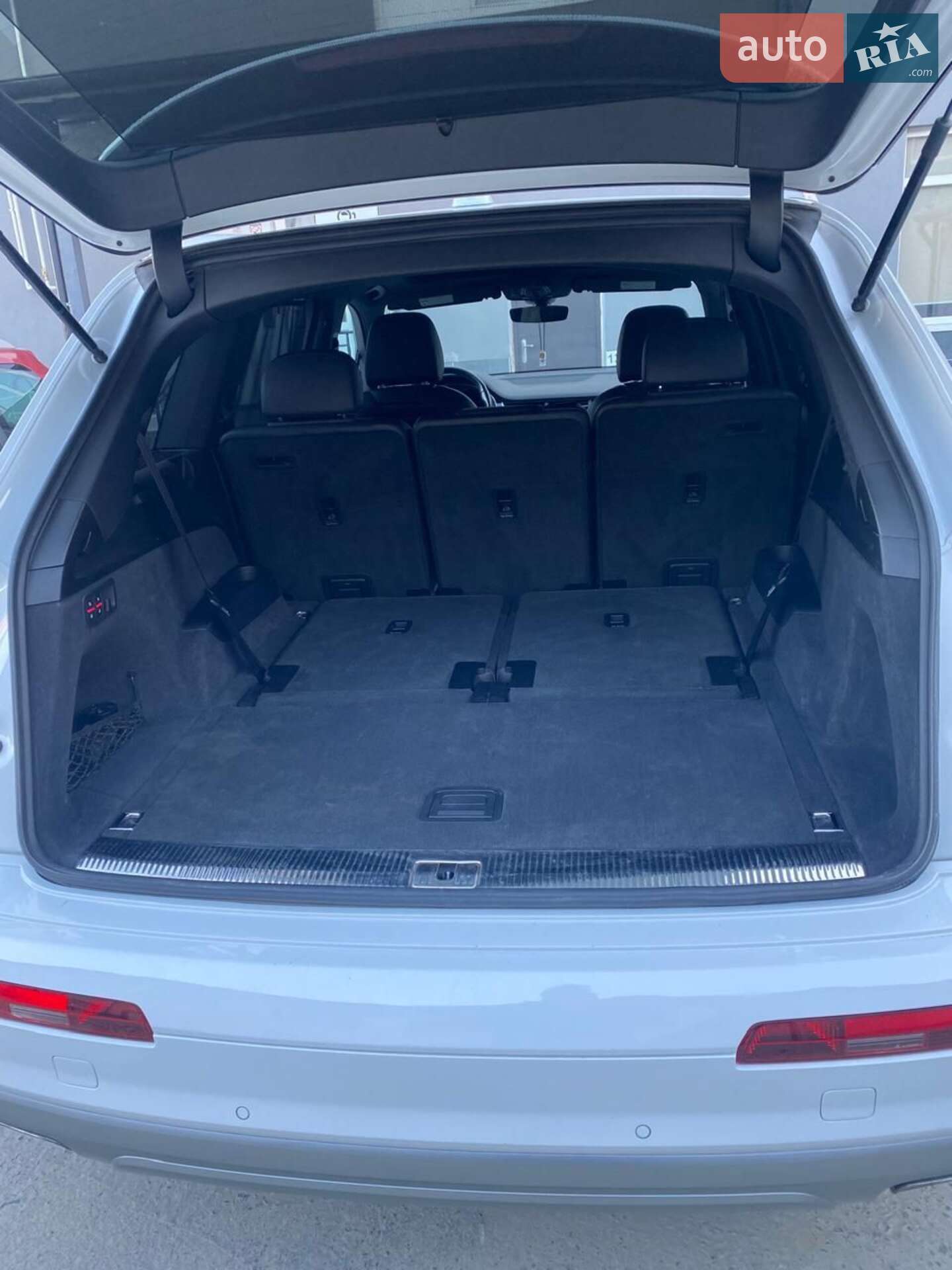 Audi Q7 2018 VIN WA1LAAF76JD030175 фото оголошення 15 з 22