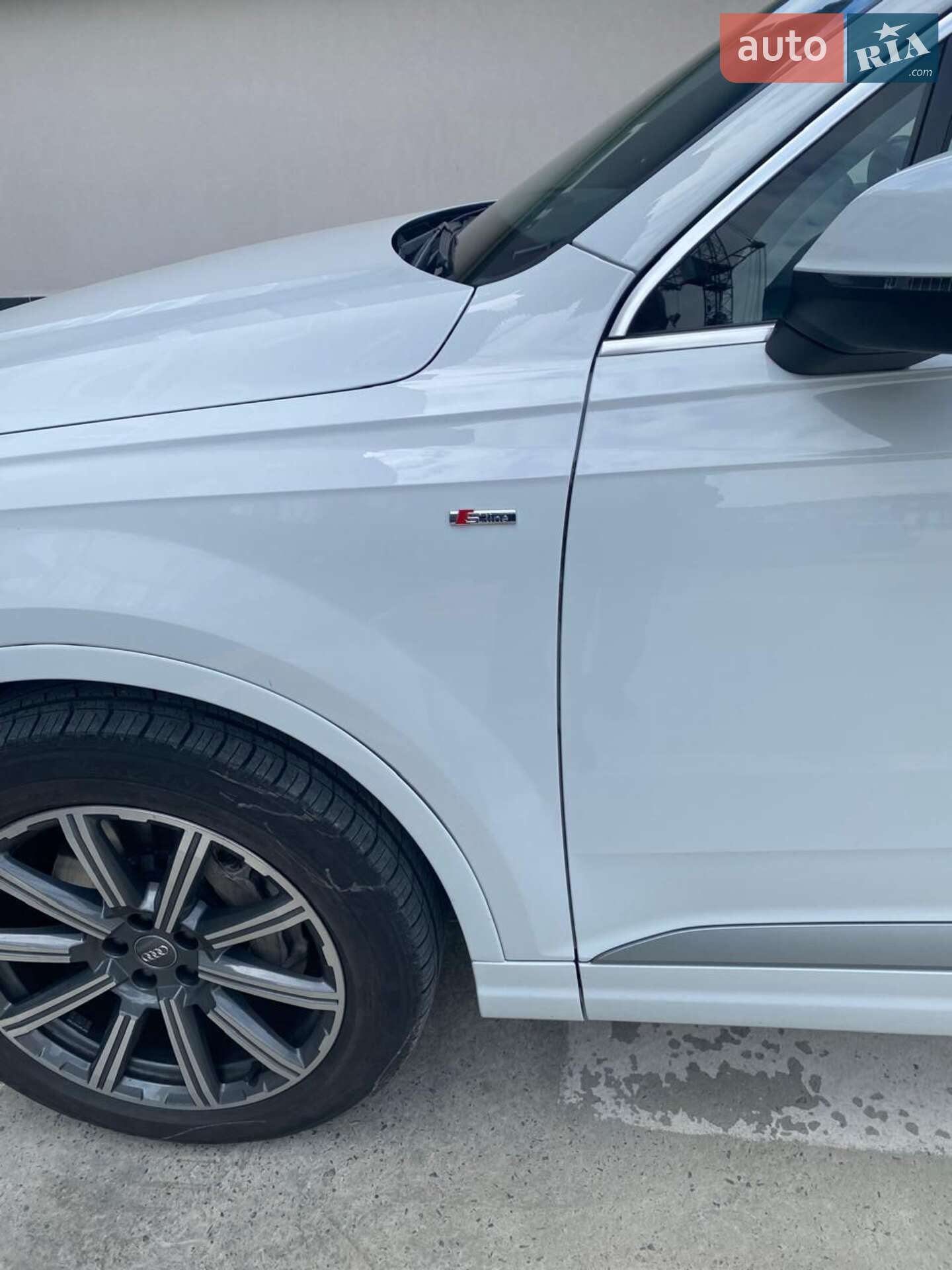Audi Q7 2018 VIN WA1LAAF76JD030175 фото оголошення 19 з 22