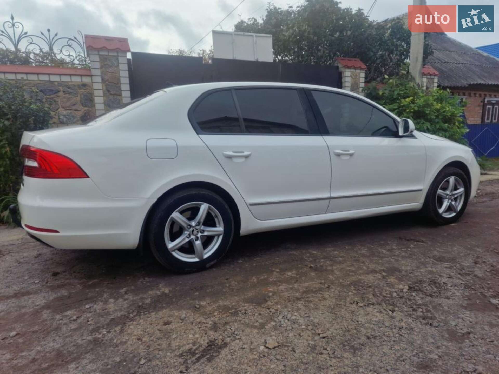 Skoda Superb 2014 VIN TMBAE73T4E9040069 фото оголошення 4 з 7