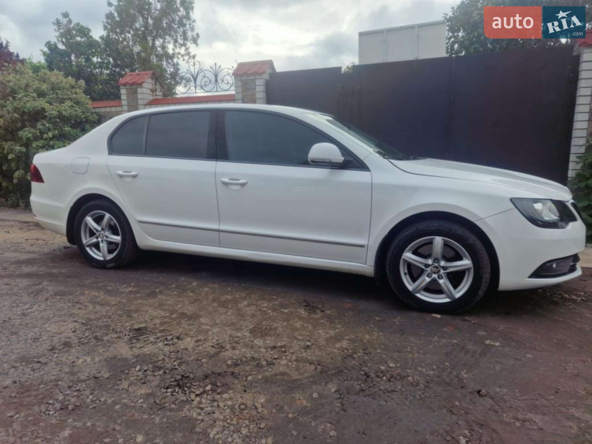 Skoda Superb 2014 VIN TMBAE73T4E9040069 фото оголошення 2 з 7