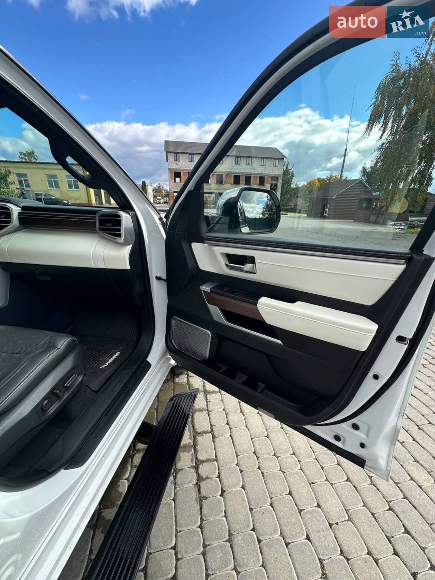 Toyota Tundra 2023 VIN 5TFVC5DB9PX030251 фото оголошення 16 з 30