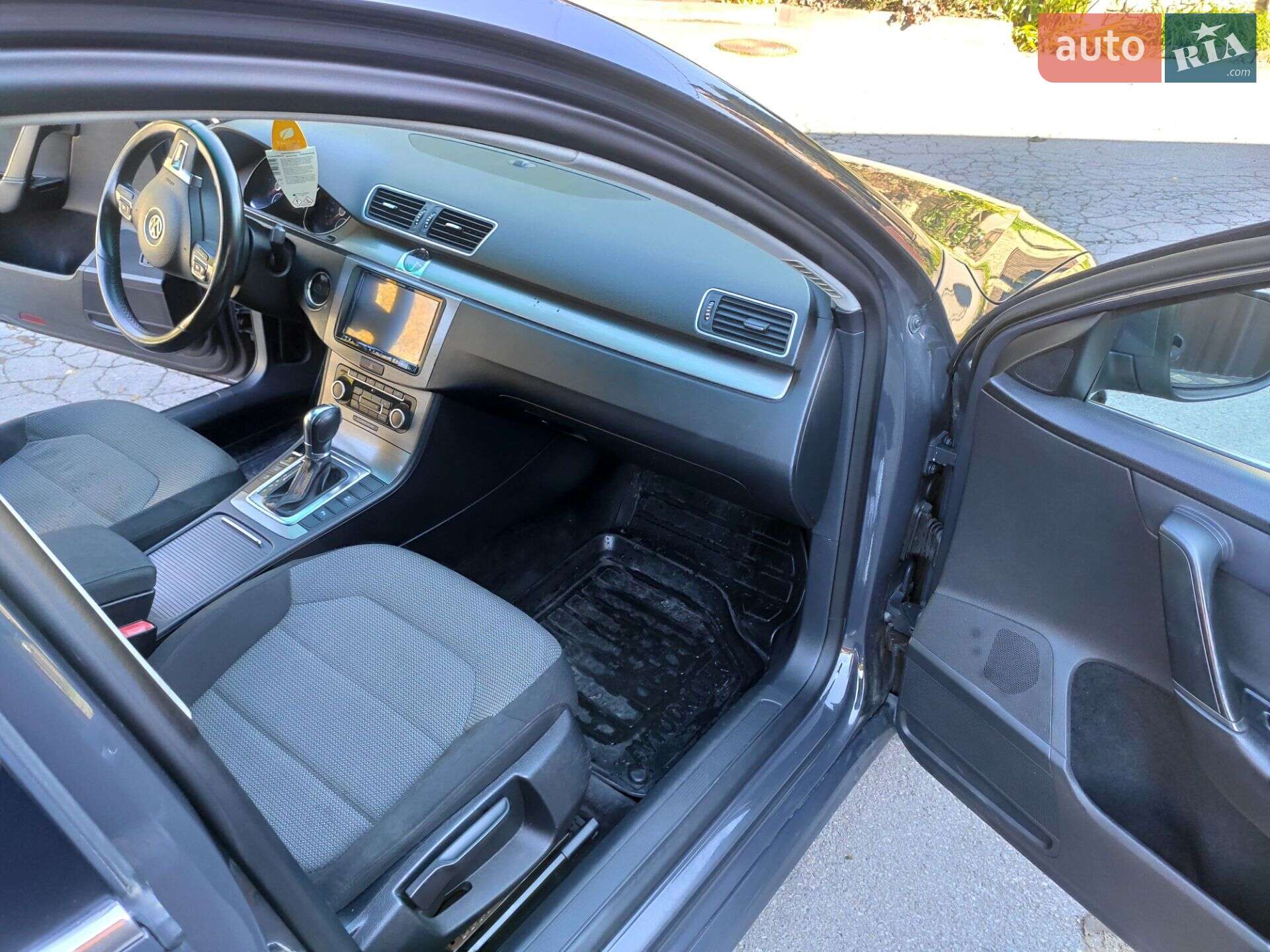 Volkswagen Passat 2011 VIN WVWZZZ3CZCE002238 фото оголошення 7 з 10