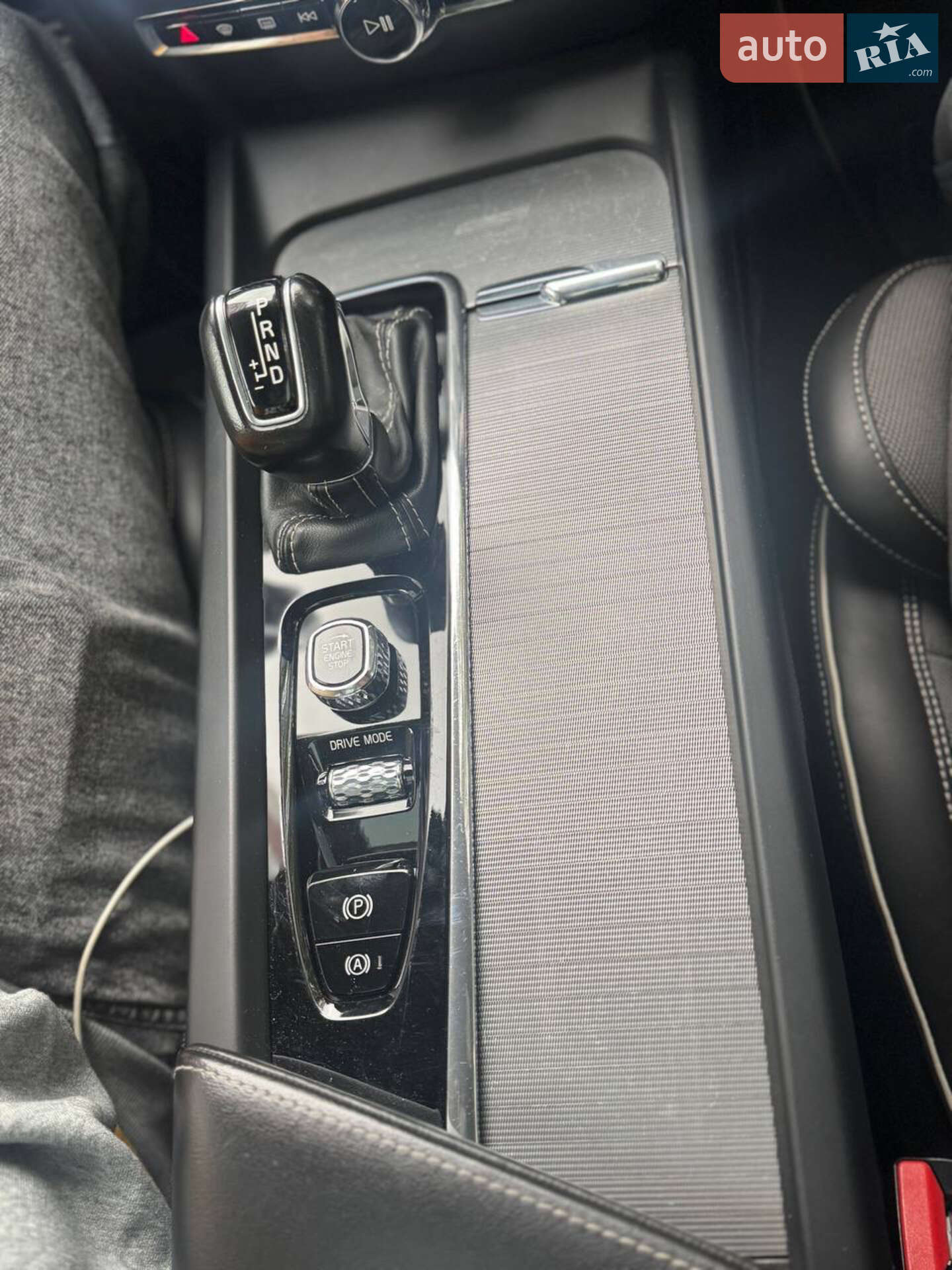 Volvo V60 2020 VIN YV1ZW72UDL2383861 фото оголошення 35 з 39