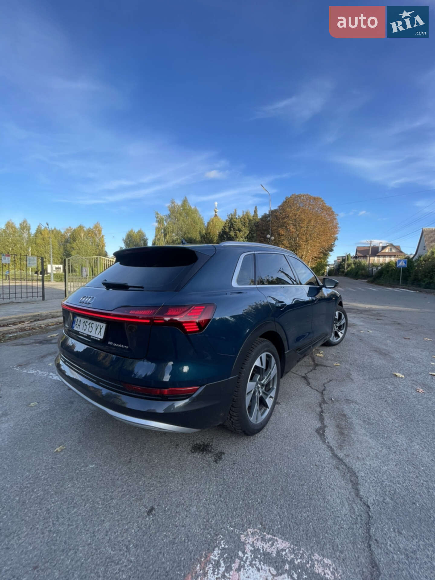 Audi e-tron 2021 VIN WAUZZZGE2MB010698 фото оголошення 5 з 28