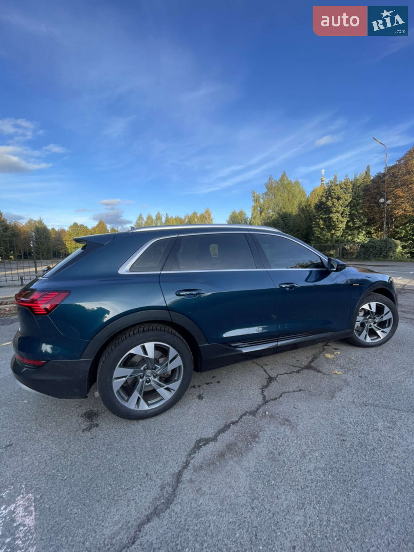 Audi e-tron 2021 VIN WAUZZZGE2MB010698 фото оголошення 6 з 28