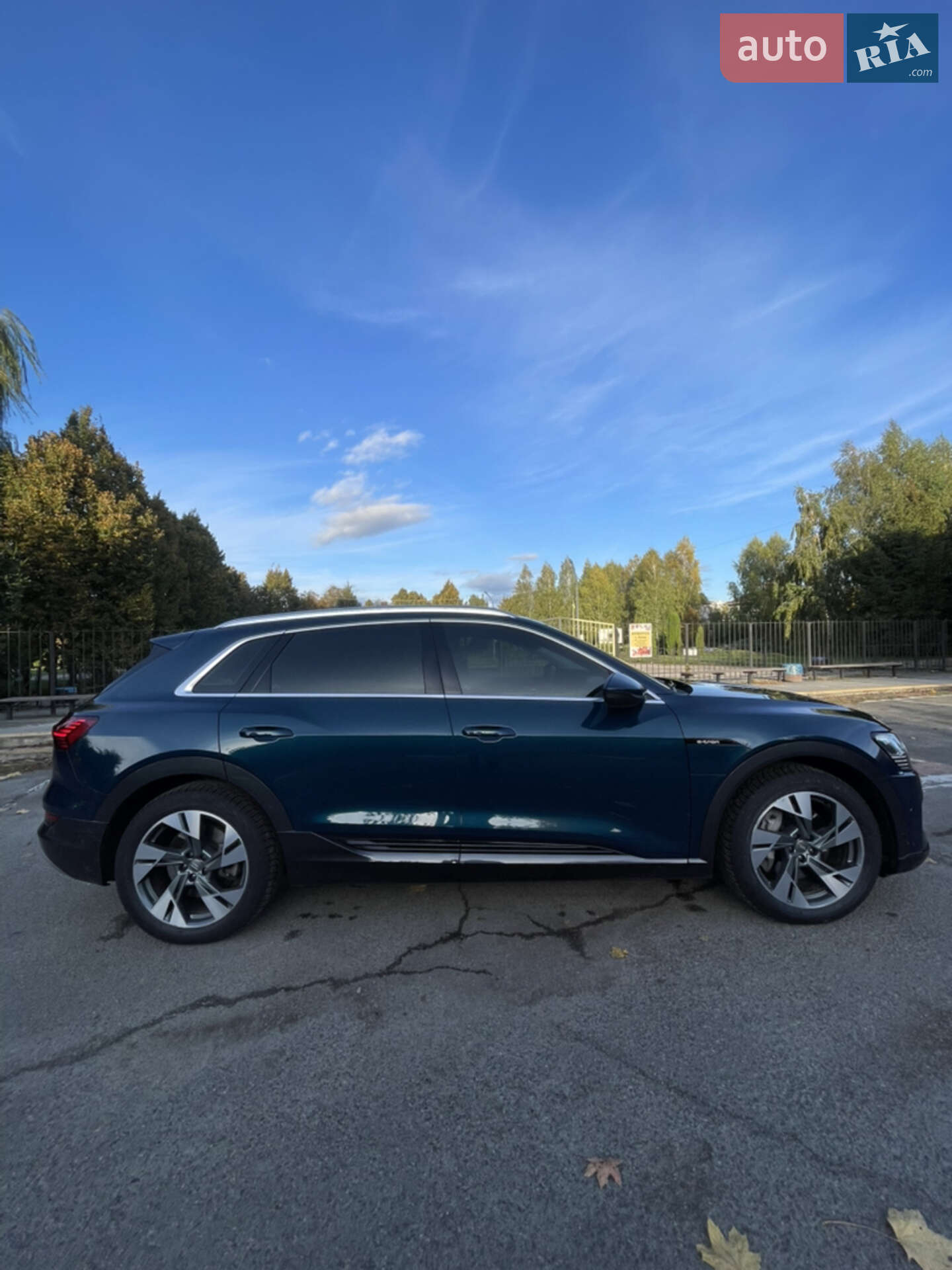Audi e-tron 2021 VIN WAUZZZGE2MB010698 фото оголошення 7 з 28