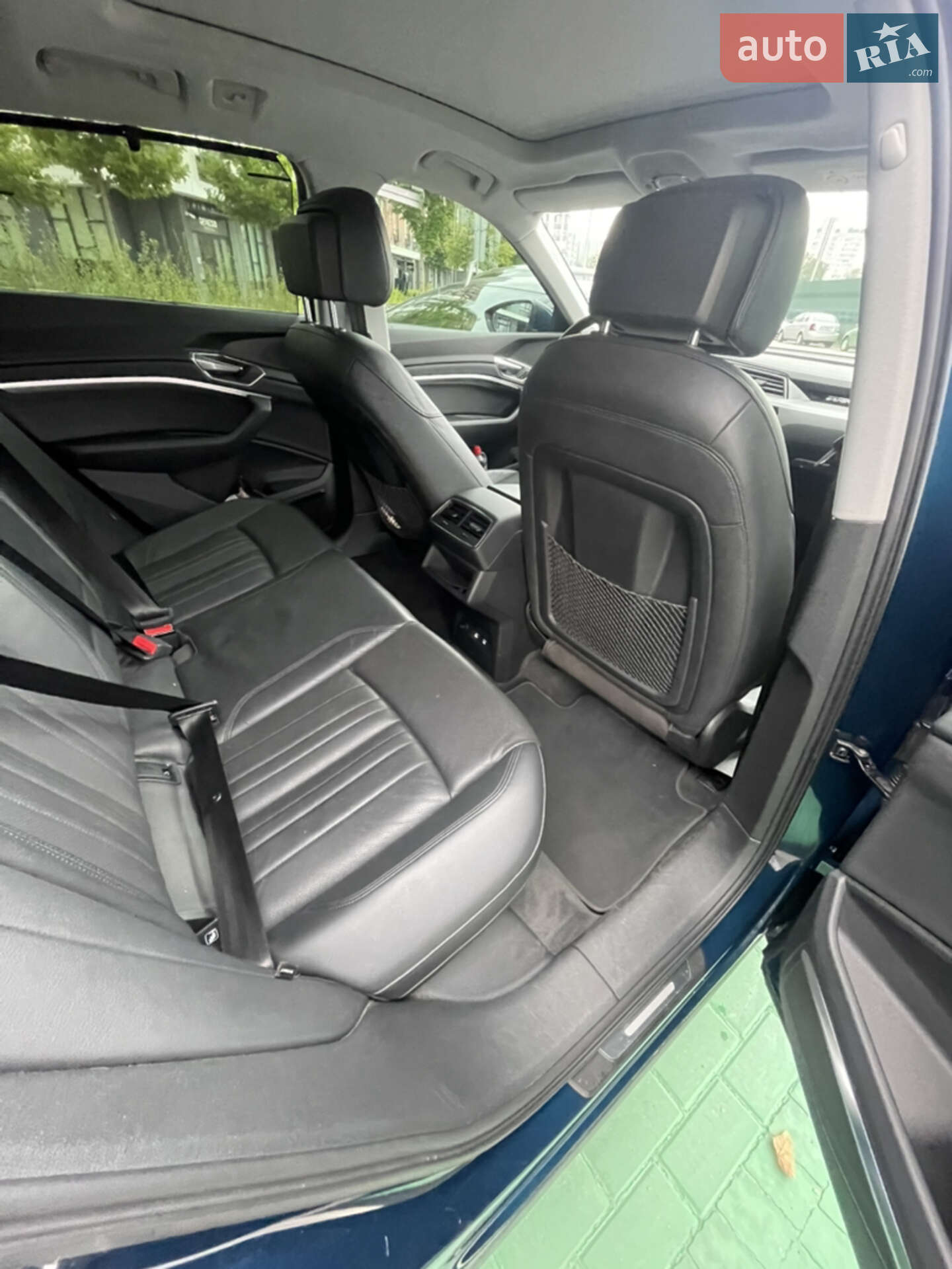 Audi e-tron 2021 VIN WAUZZZGE2MB010698 фото оголошення 12 з 28