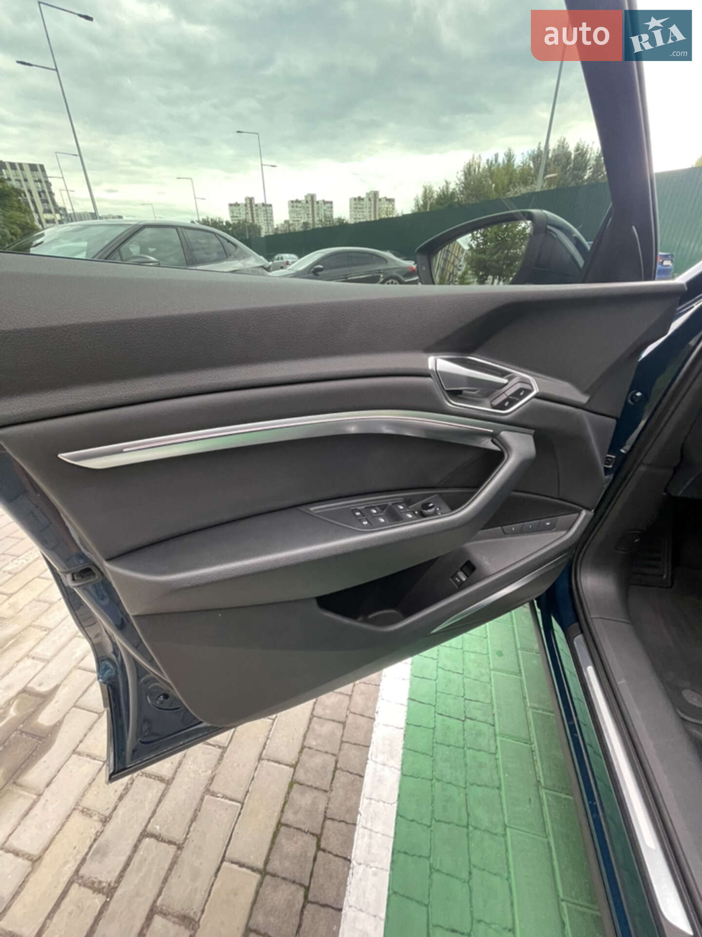 Audi e-tron 2021 VIN WAUZZZGE2MB010698 фото оголошення 13 з 28