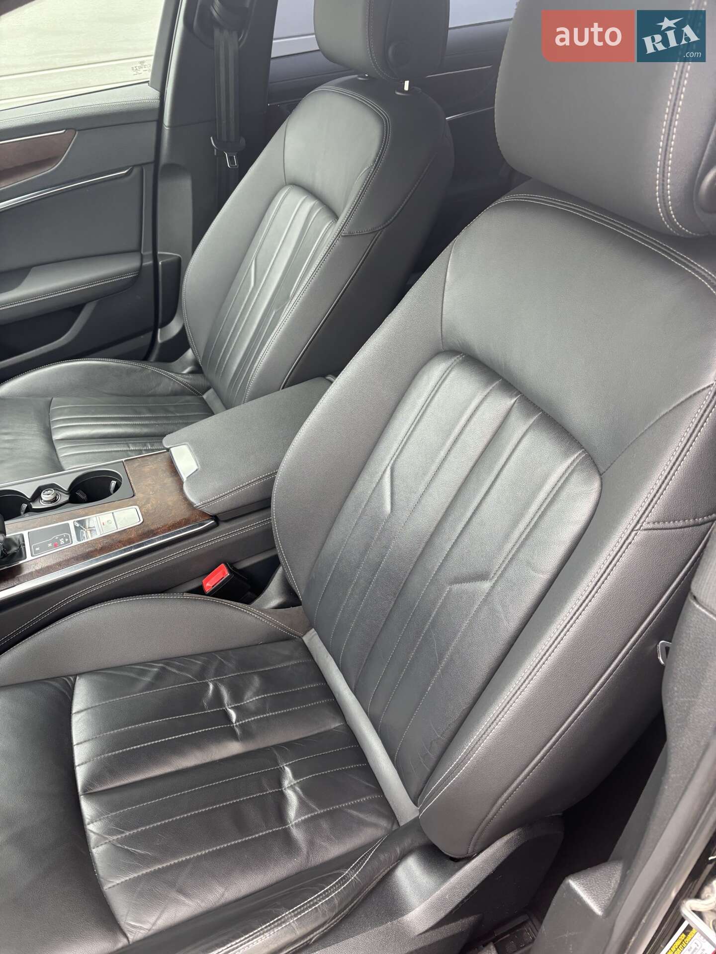 Audi A6 2019 VIN WAUL2AF22KN099722 фото оголошення 17 з 26