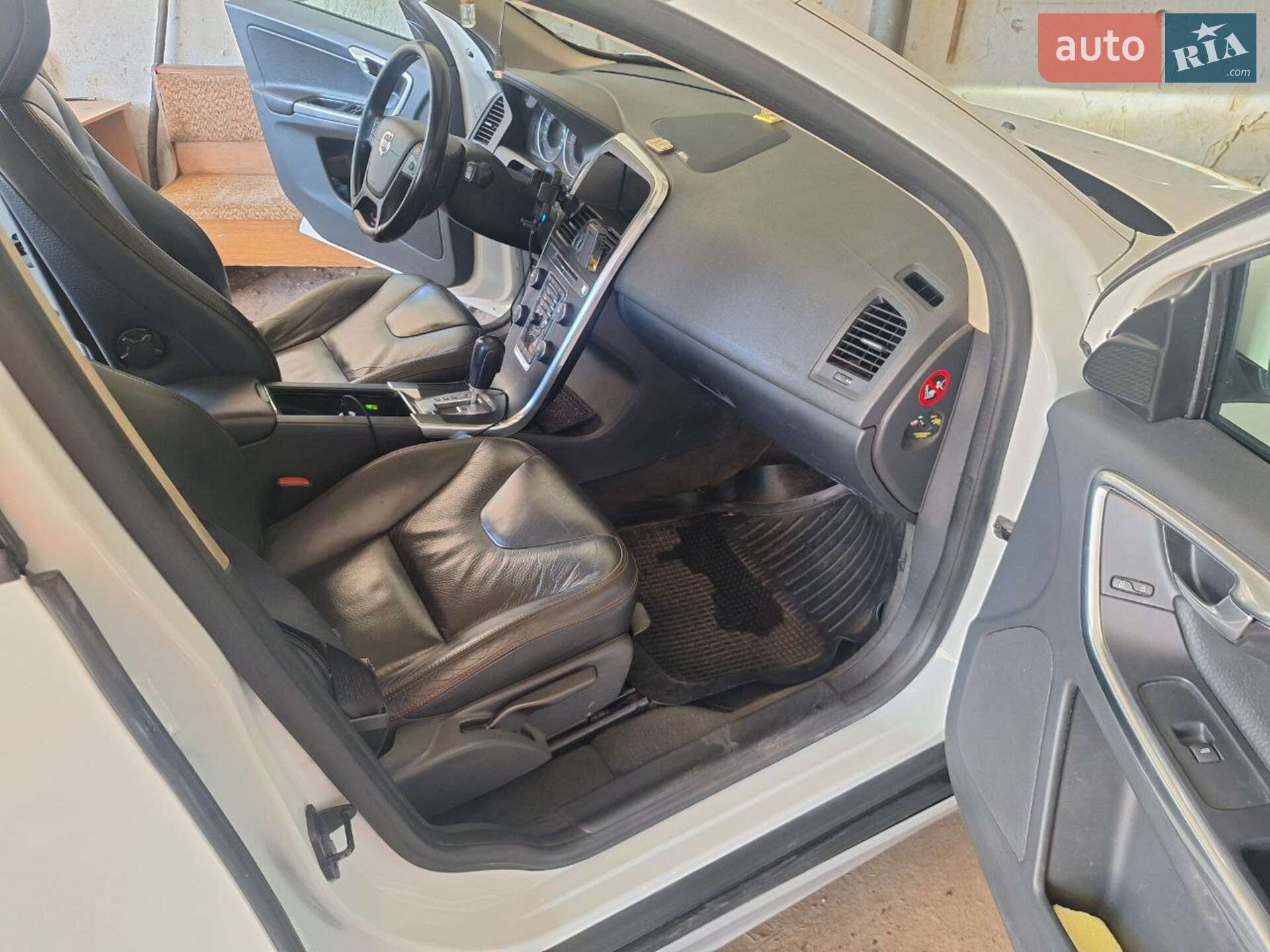 Volvo XC60 2012 VIN YV1DZ8850C2316771 фото оголошення 4 з 10