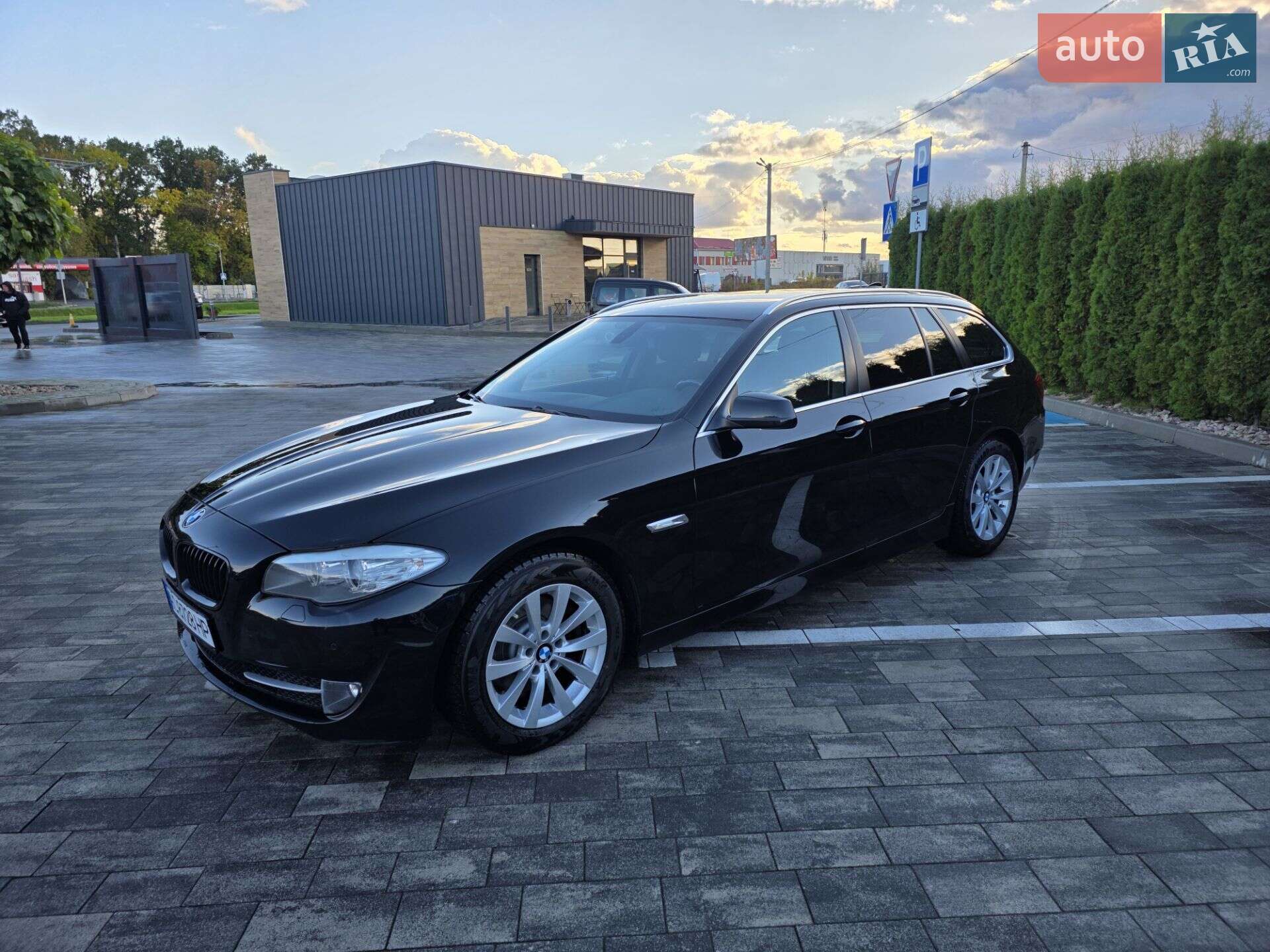 BMW 5 Series 2012 VIN WBAMX11030DY00914 фото оголошення 4 з 32