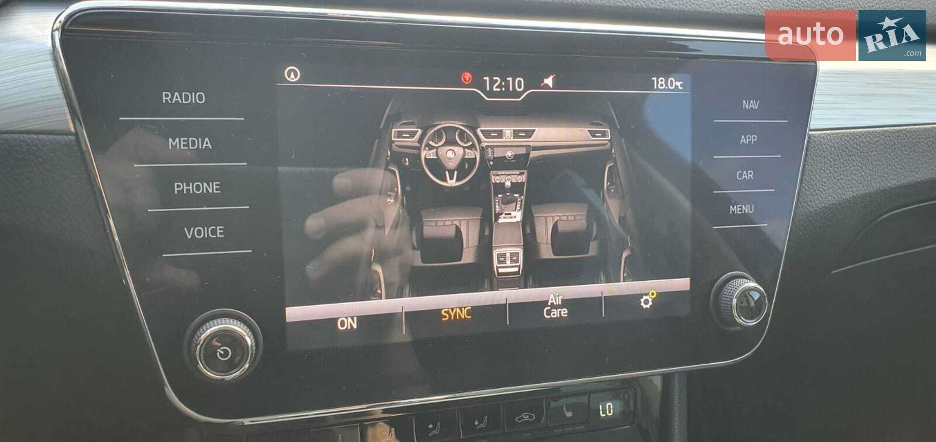 Skoda Superb 2019 VIN TMBJJ7NP5L7014181 фото оголошення 3 з 24