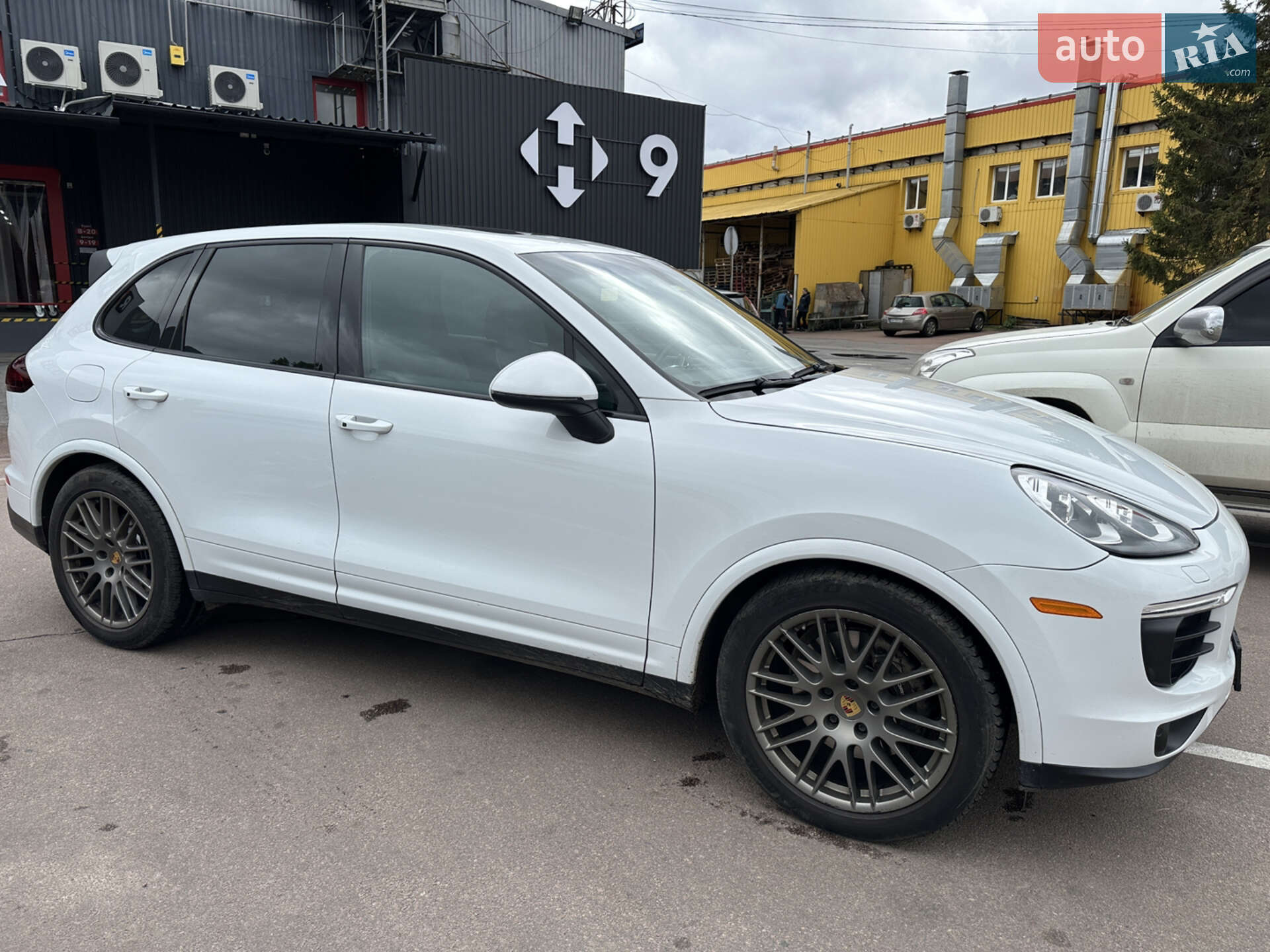 Porsche Cayenne 2017 VIN WP1AA2A21HKA86656 фото оголошення 14 з 16