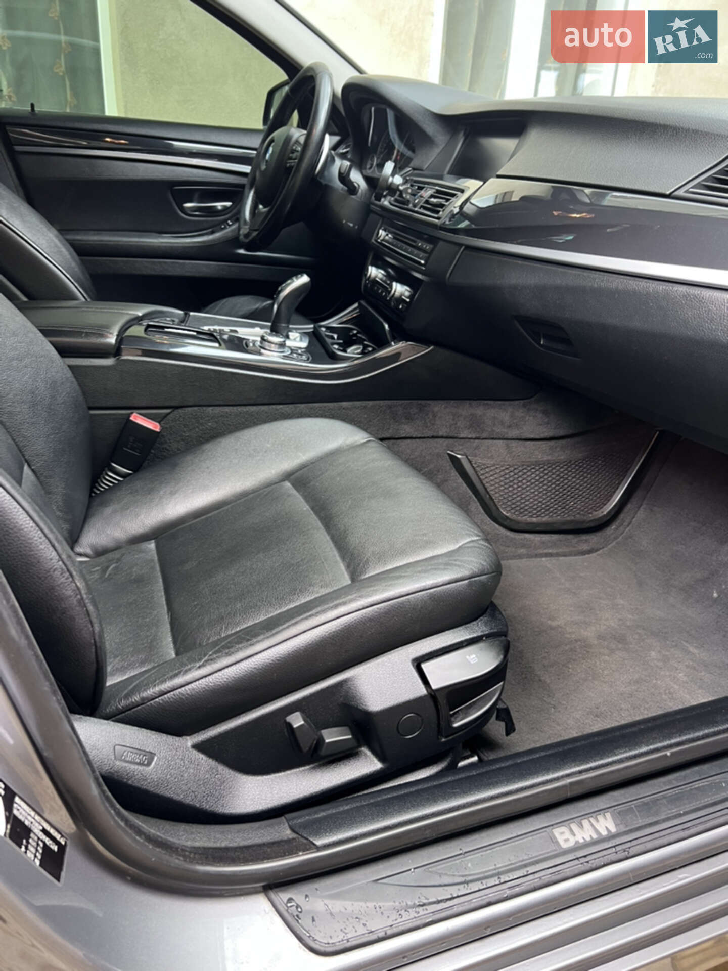BMW 5 Series 2012 VIN WBAFW11080DY42524 фото оголошення 9 з 14