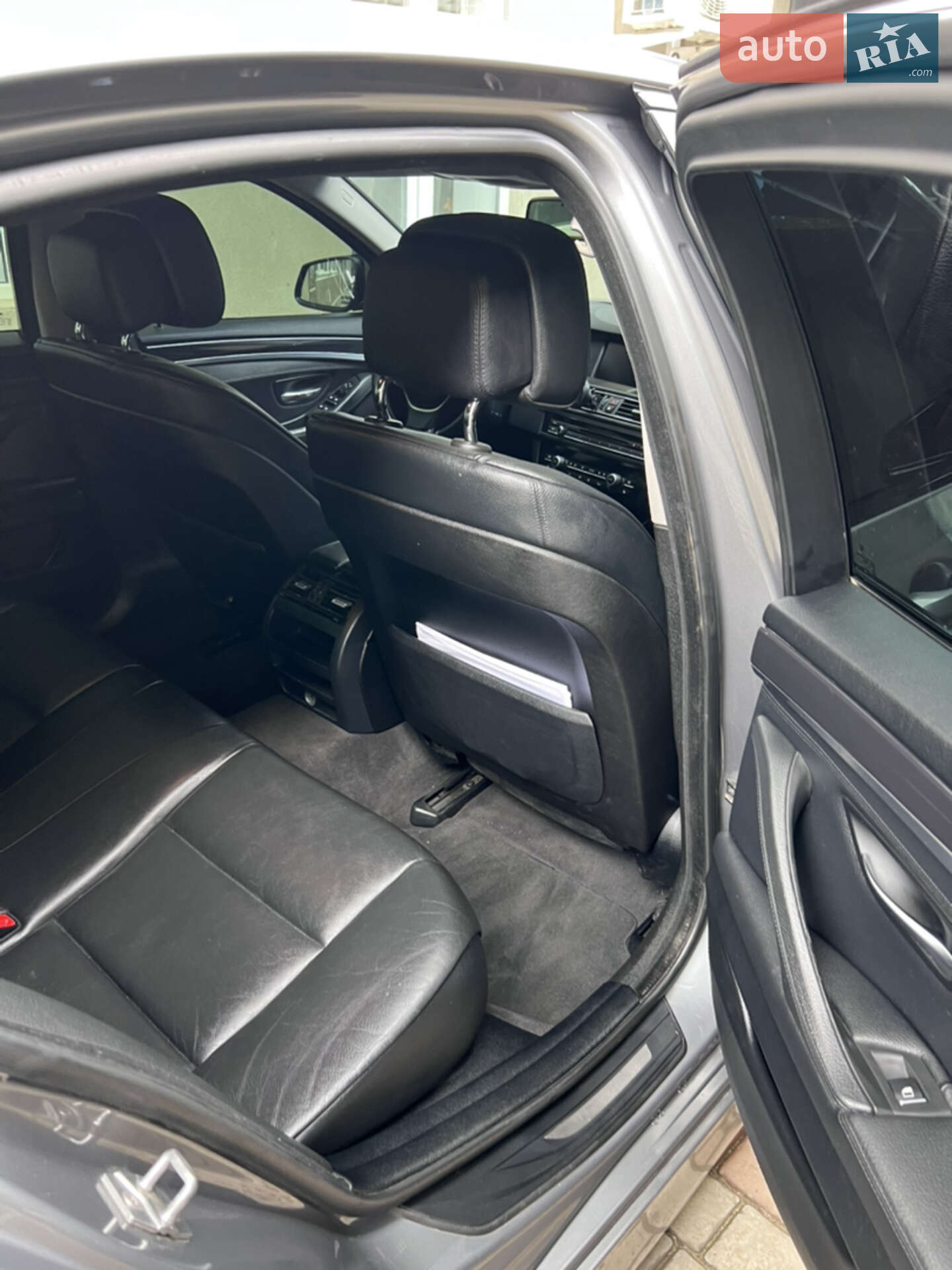 BMW 5 Series 2012 VIN WBAFW11080DY42524 фото оголошення 8 з 14