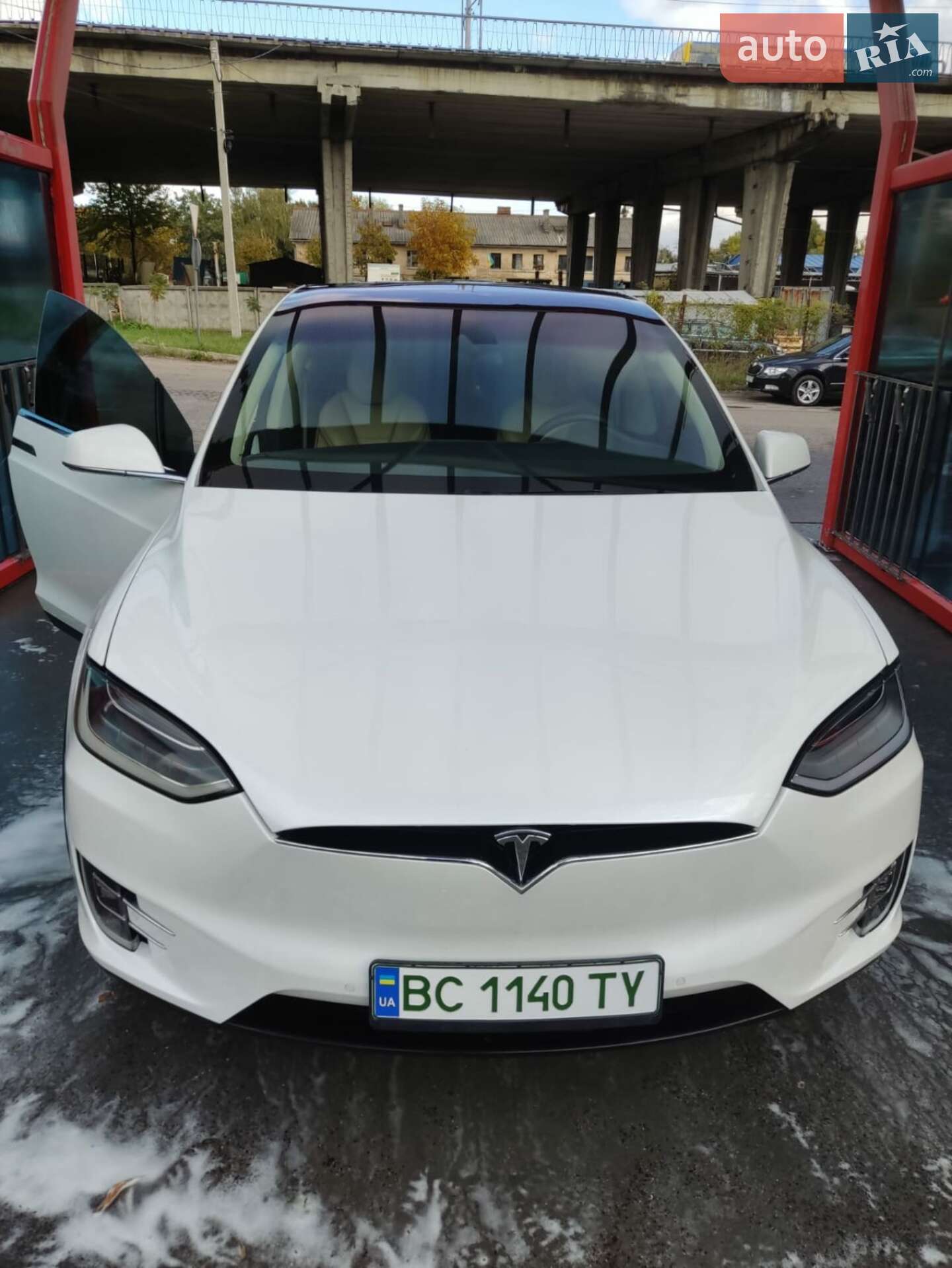 Tesla Model X 2015 VIN 5YJXCBE45GFS00610 фото оголошення 5 з 28