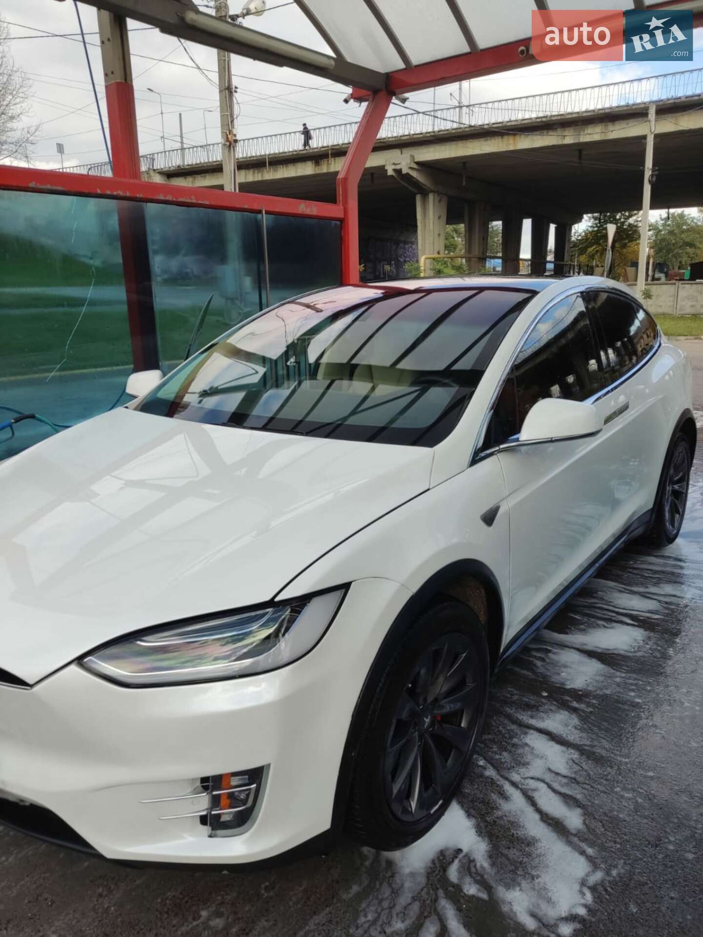 Tesla Model X 2015 VIN 5YJXCBE45GFS00610 фото оголошення 6 з 28