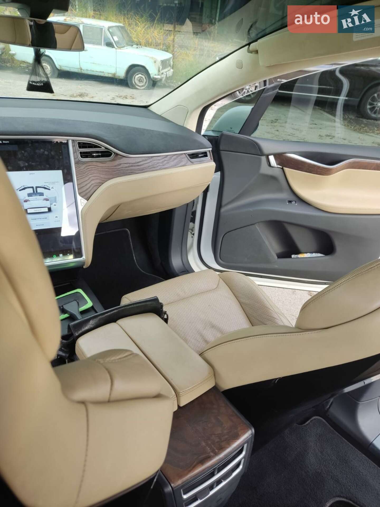 Tesla Model X 2015 VIN 5YJXCBE45GFS00610 фото оголошення 12 з 28