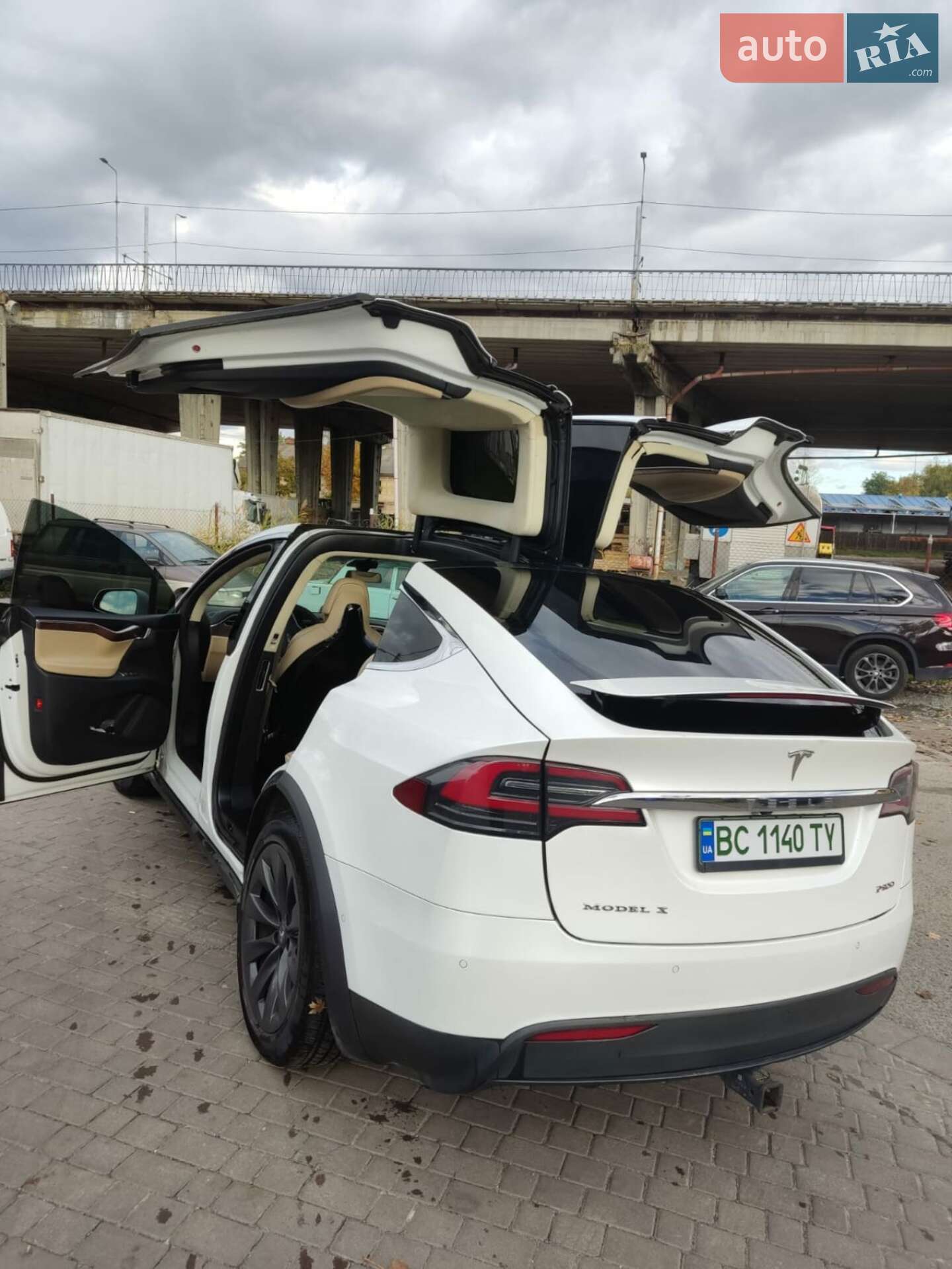 Tesla Model X 2015 VIN 5YJXCBE45GFS00610 фото оголошення 15 з 28