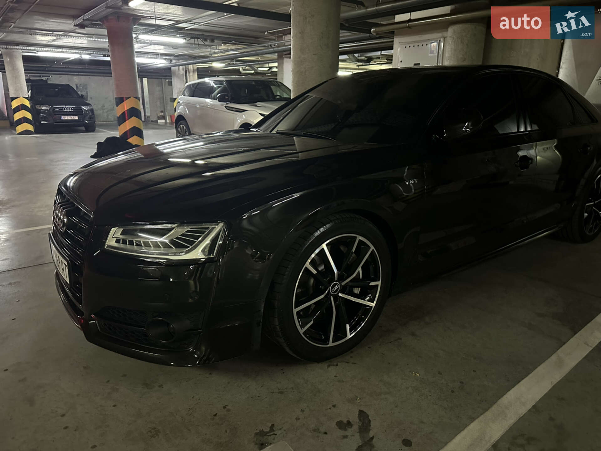 Audi A8 2017 VIN WAUZZZ4H5HN015820 фото оголошення 4 з 25