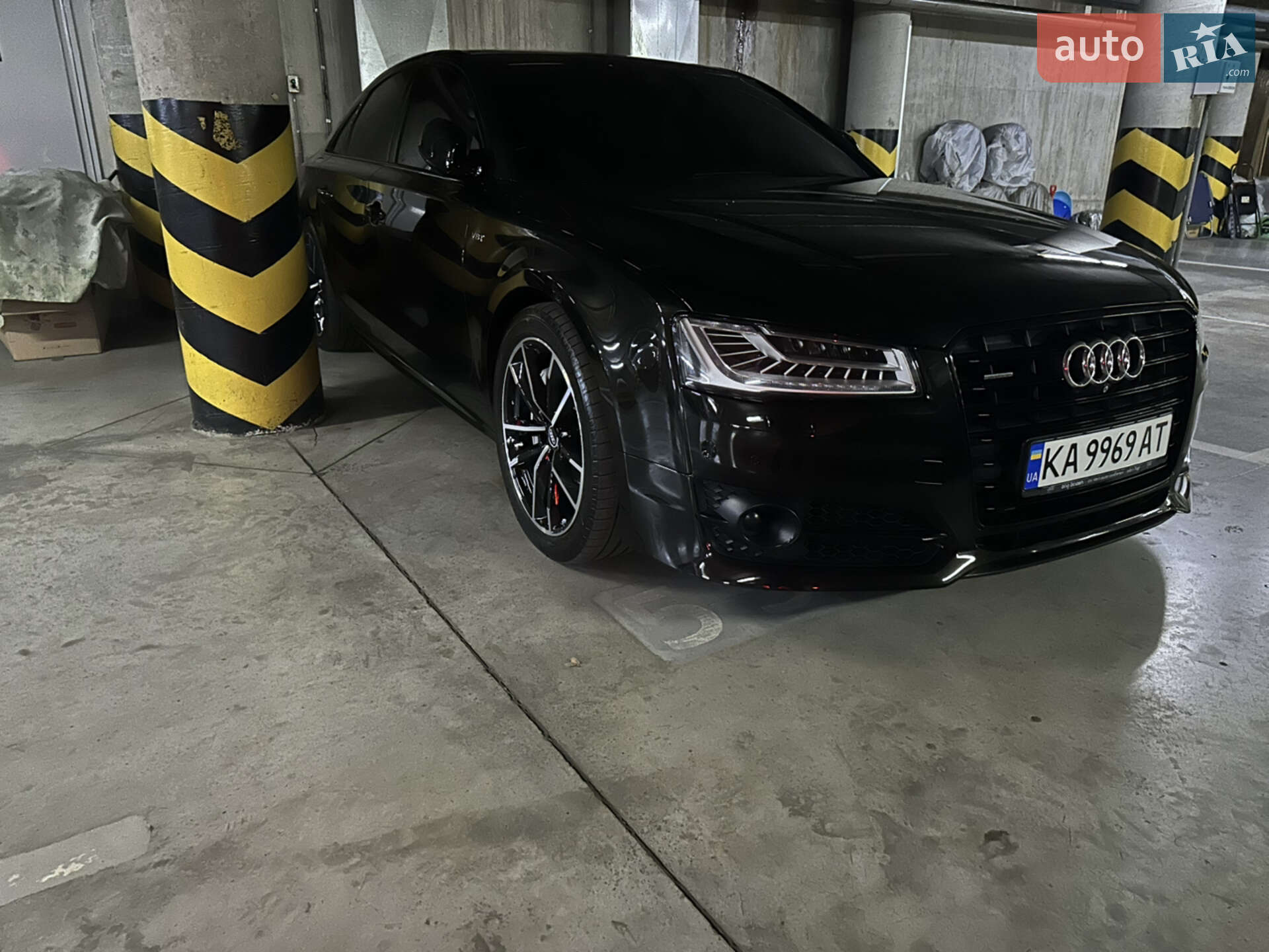 Audi A8 2017 VIN WAUZZZ4H5HN015820 фото оголошення 3 з 25