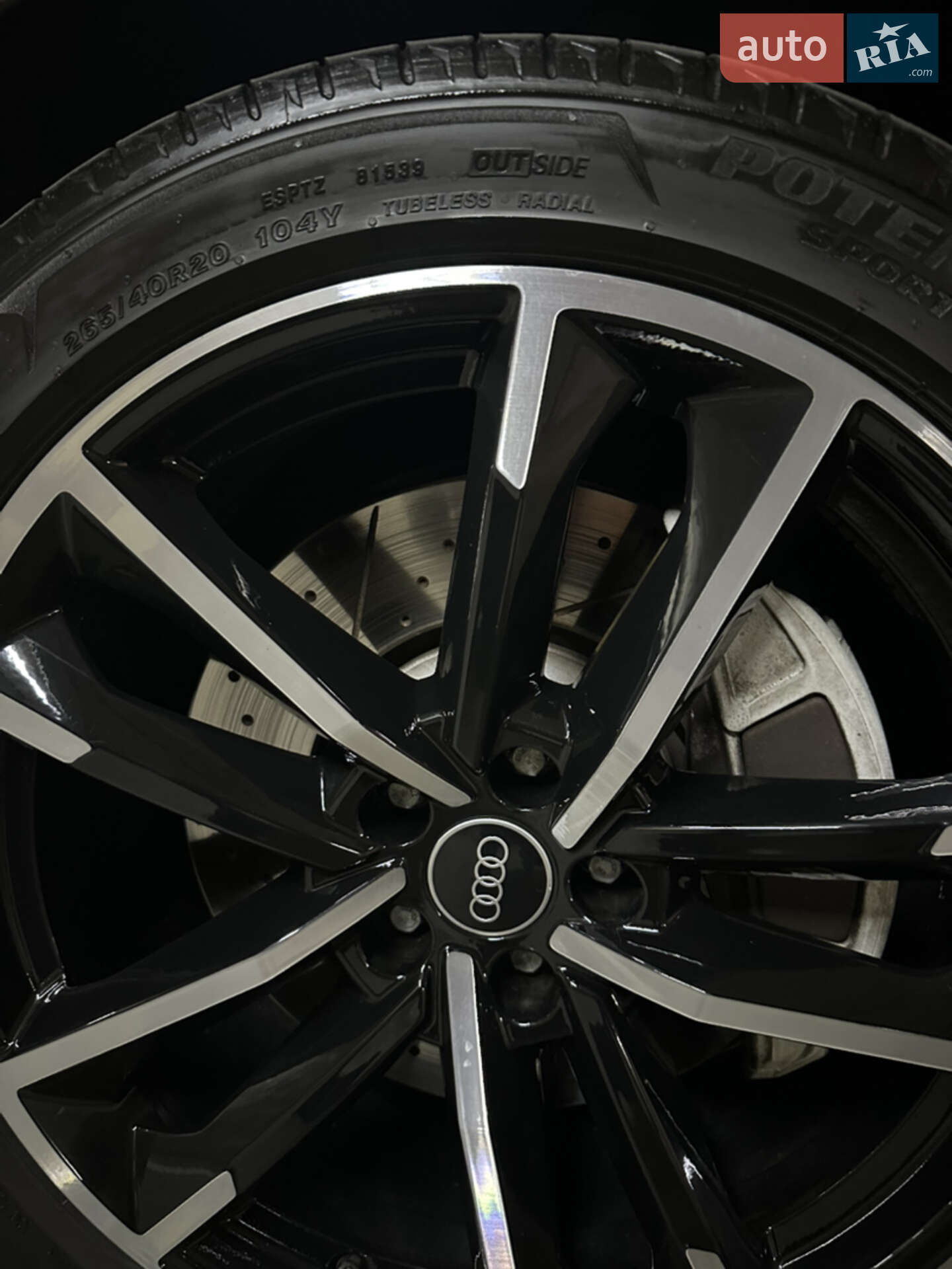 Audi A8 2017 VIN WAUZZZ4H5HN015820 фото оголошення 9 з 25
