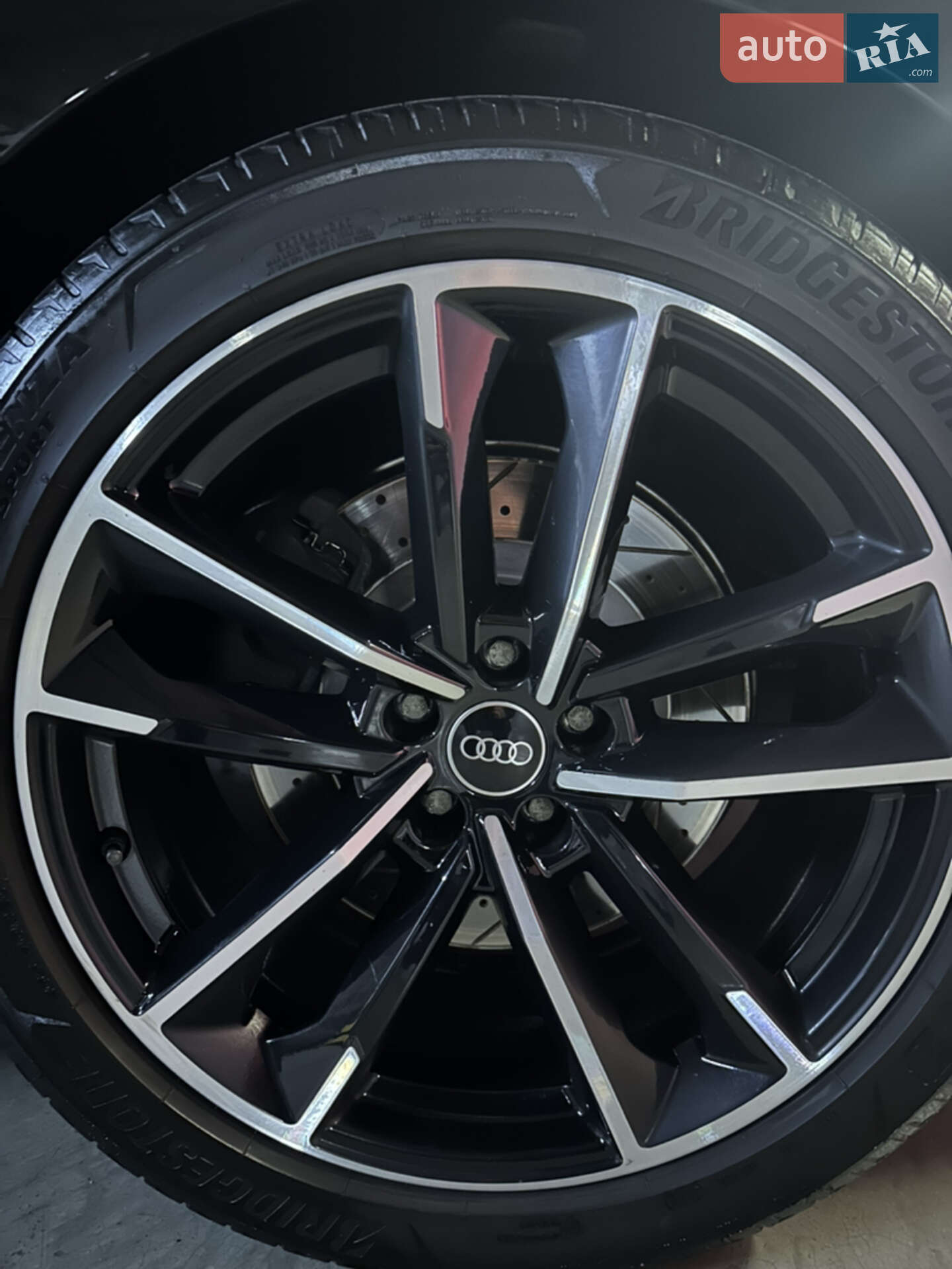 Audi A8 2017 VIN WAUZZZ4H5HN015820 фото оголошення 8 з 25