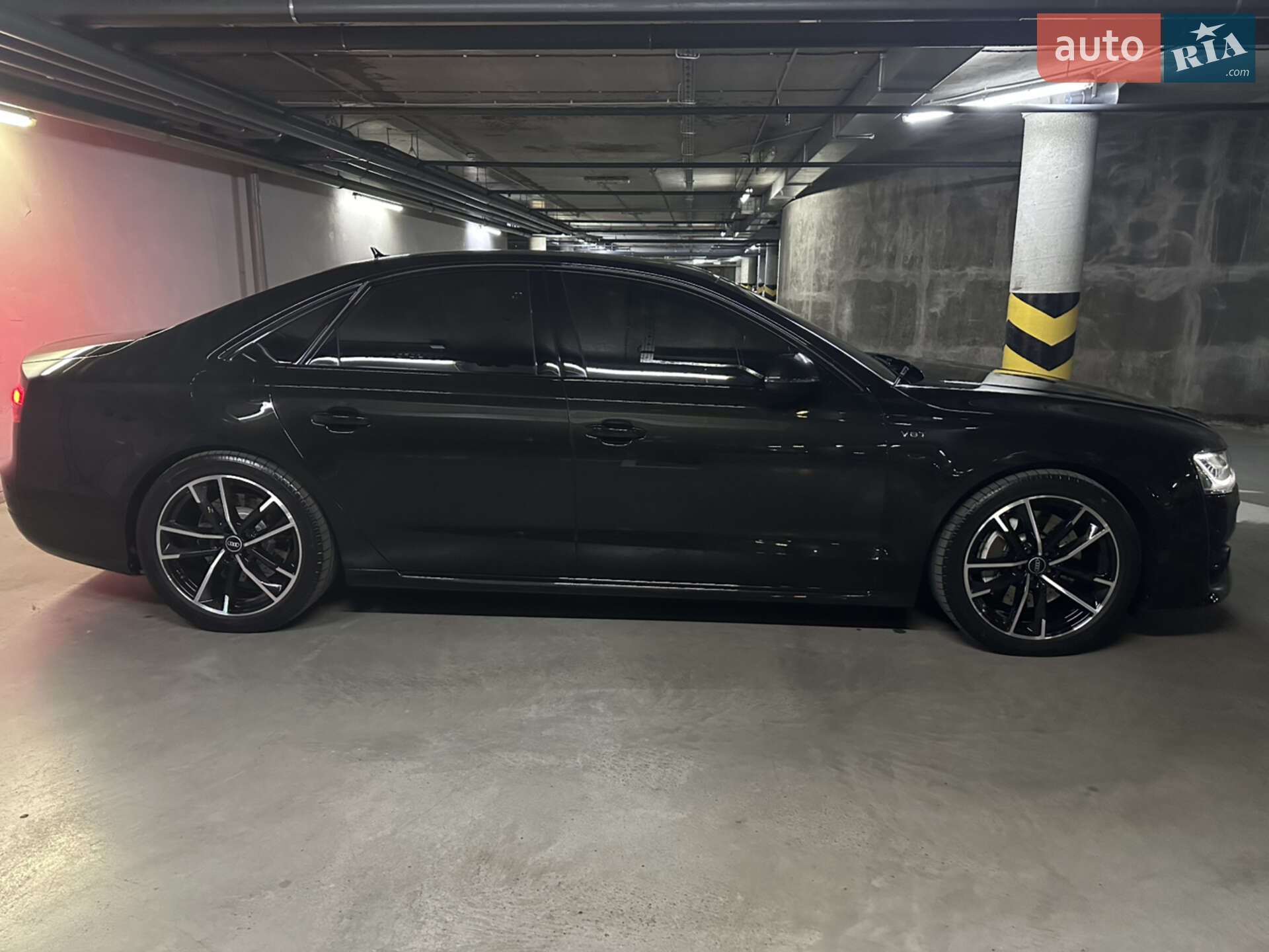 Audi A8 2017 VIN WAUZZZ4H5HN015820 фото оголошення 7 з 25