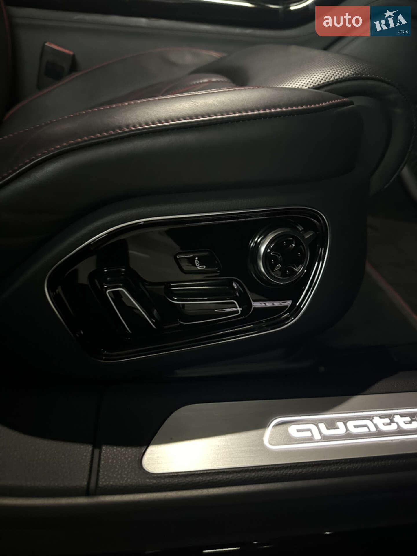 Audi A8 2017 VIN WAUZZZ4H5HN015820 фото оголошення 15 з 25
