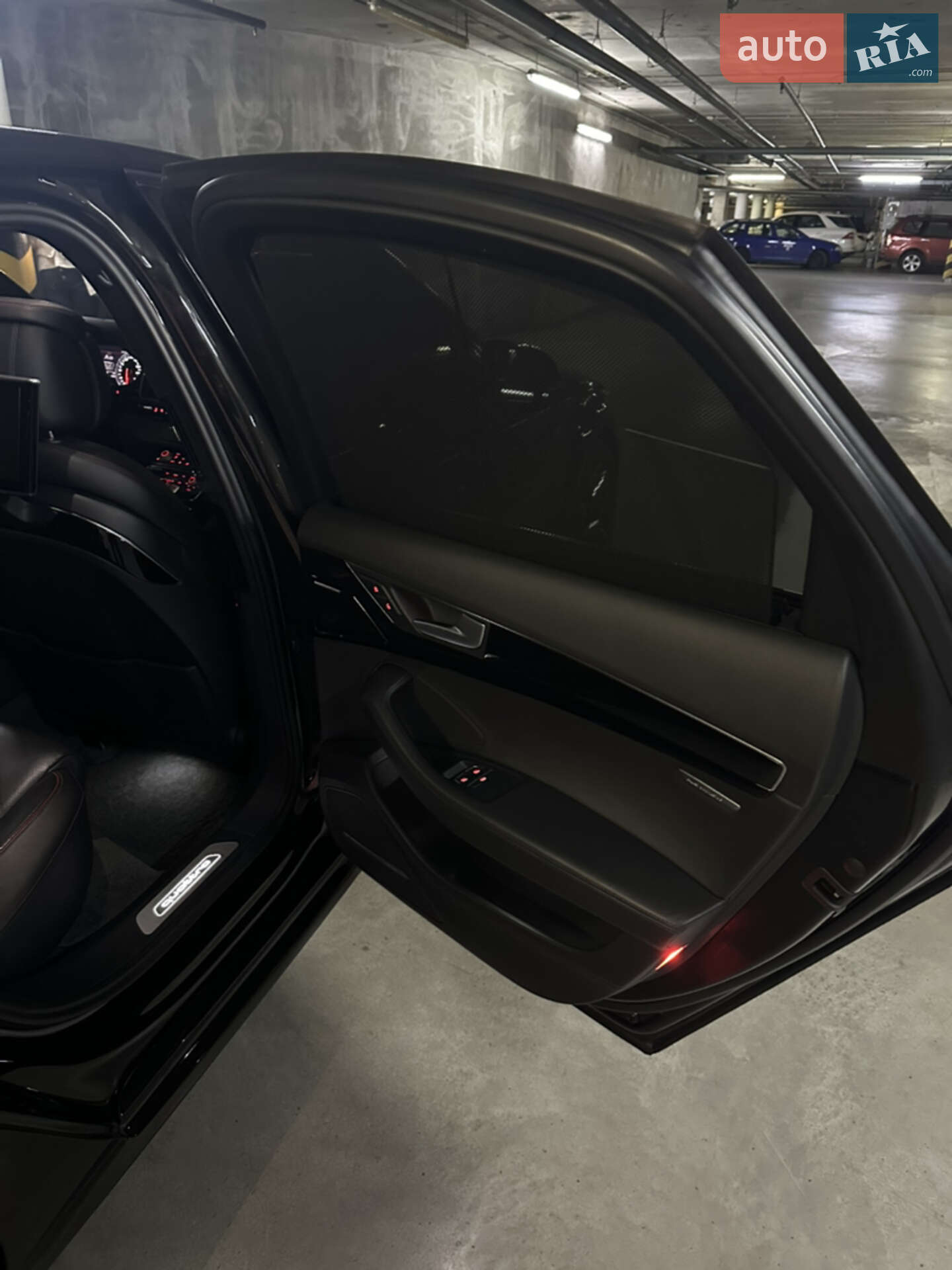 Audi A8 2017 VIN WAUZZZ4H5HN015820 фото оголошення 19 з 25