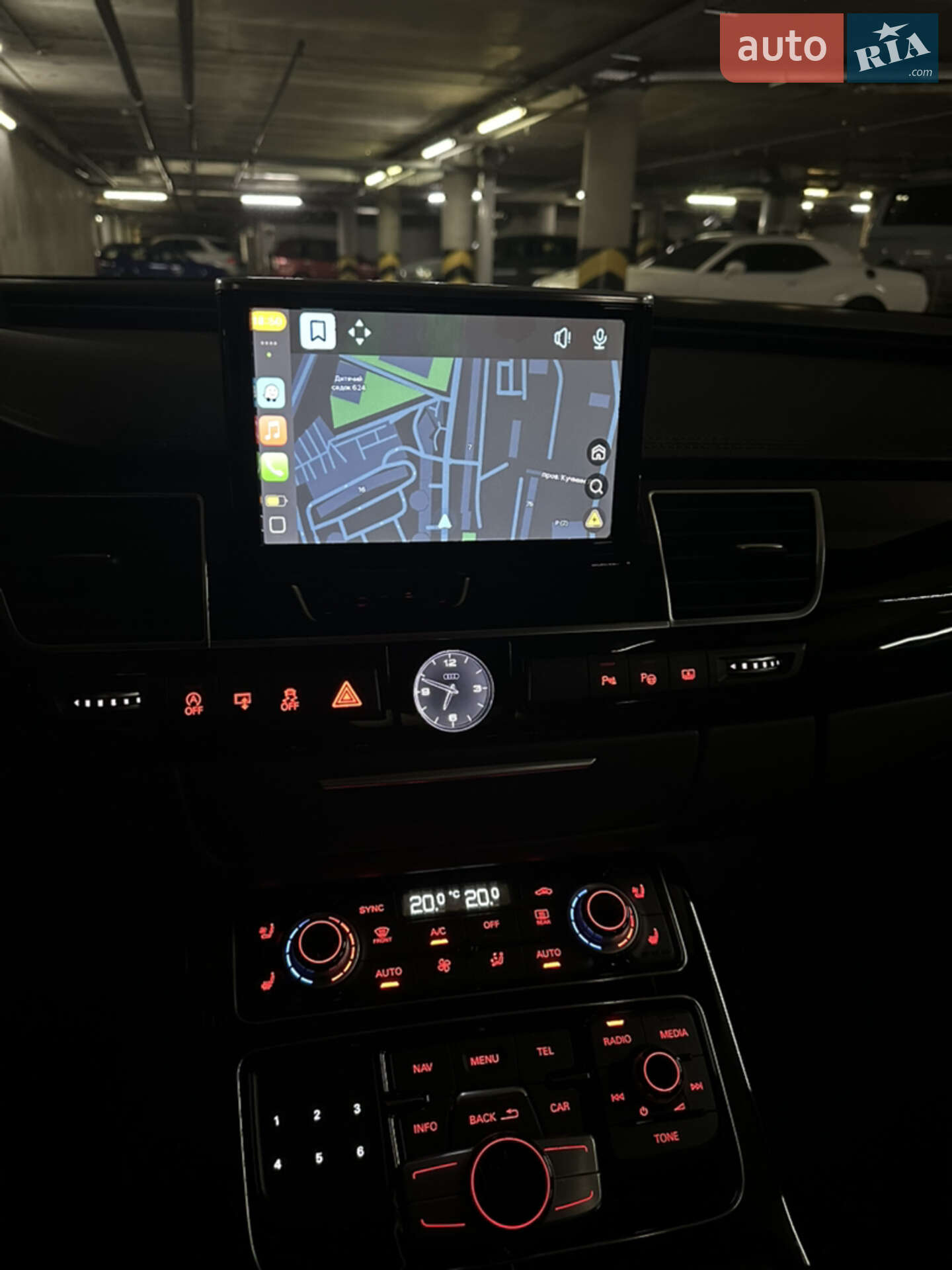 Audi A8 2017 VIN WAUZZZ4H5HN015820 фото оголошення 18 з 25