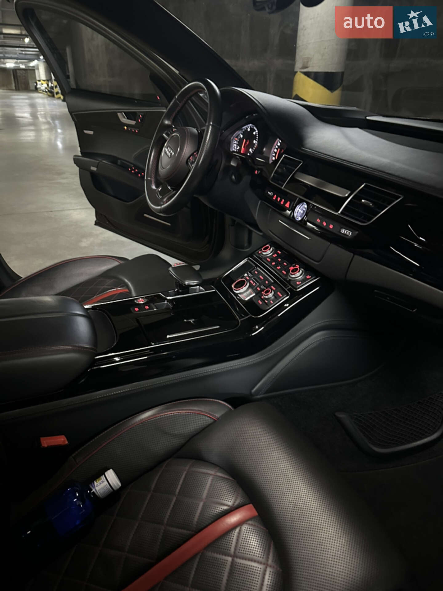 Audi A8 2017 VIN WAUZZZ4H5HN015820 фото оголошення 21 з 25