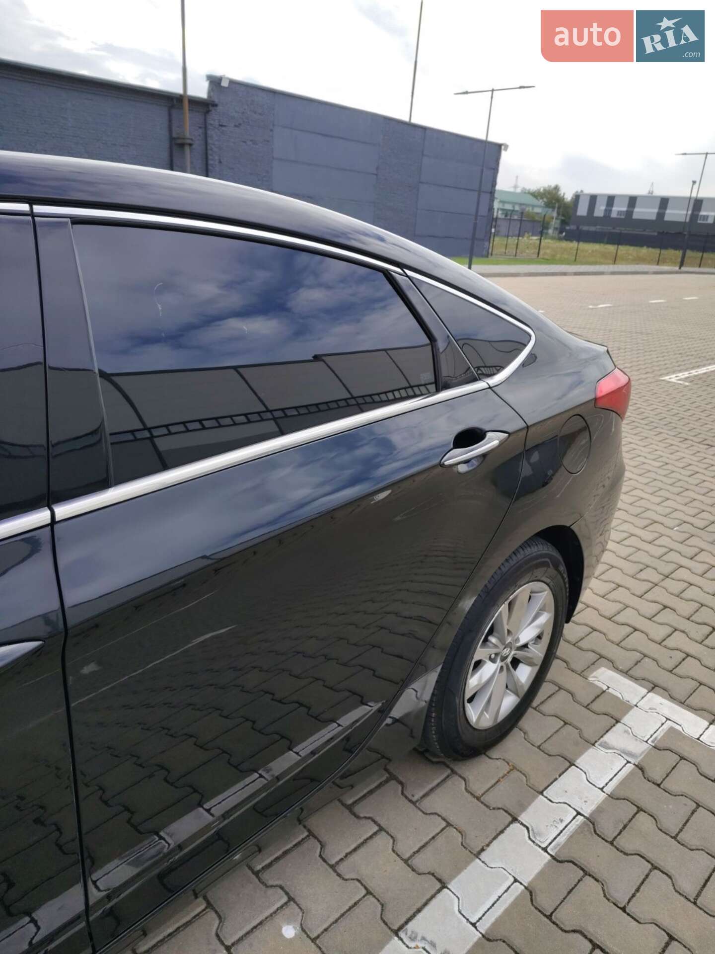Hyundai i40 2016 VIN KMHLC41UAGU094789 фото оголошення 13 з 21