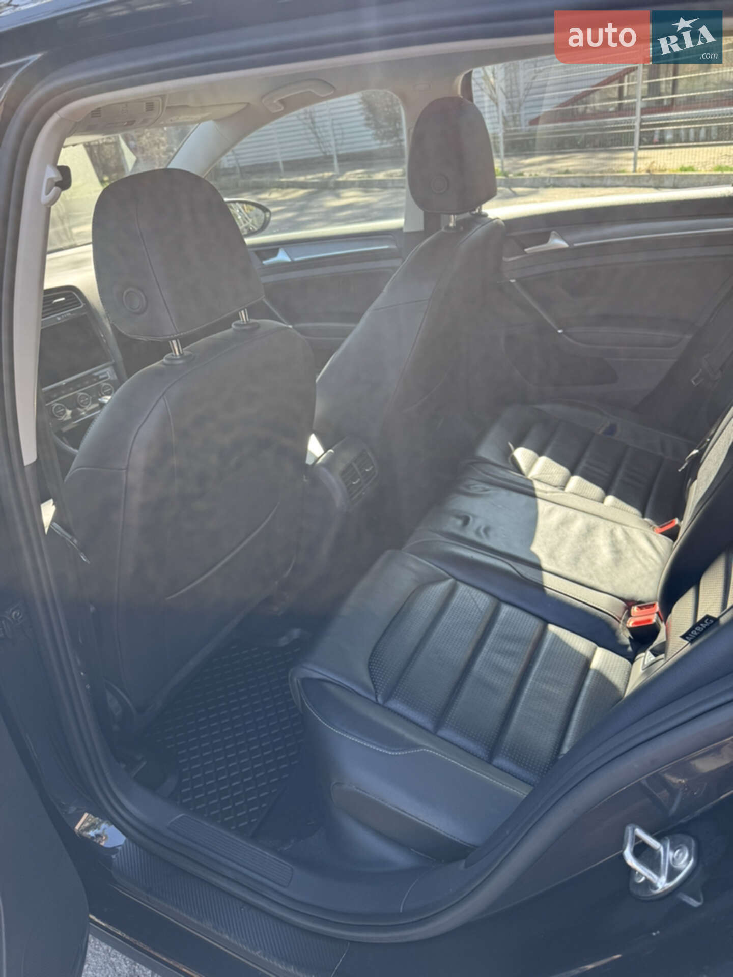 Volkswagen e-Golf 2017 VIN WVWZZZAUZHW953246 фото оголошення 8 з 10