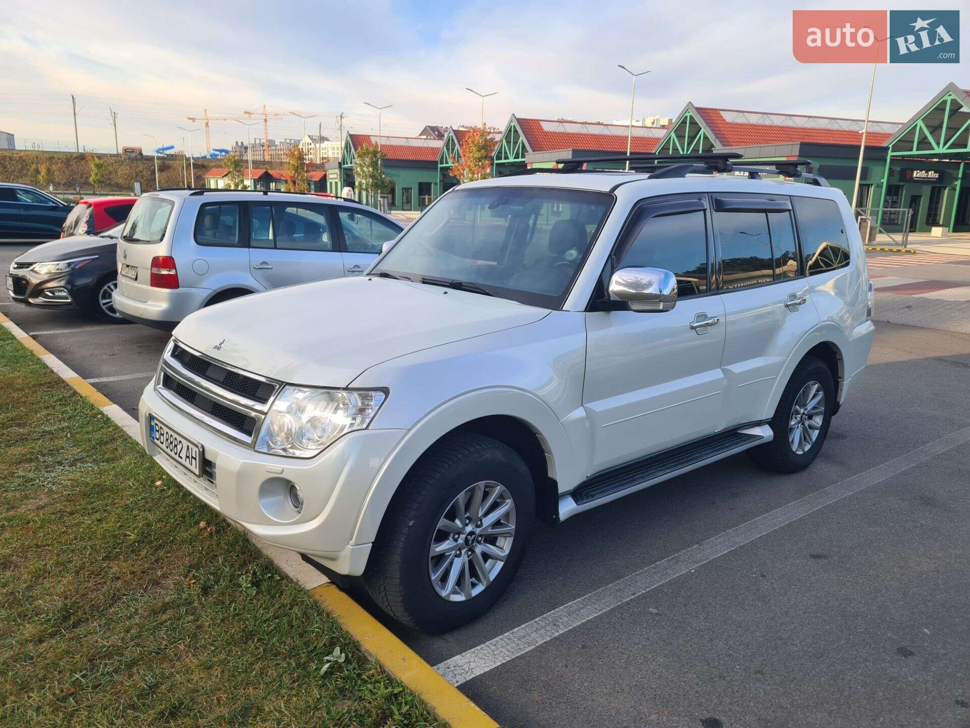 Mitsubishi Pajero Wagon 2014 VIN JMBLYV98WEJ001720 фото оголошення 3 з 25