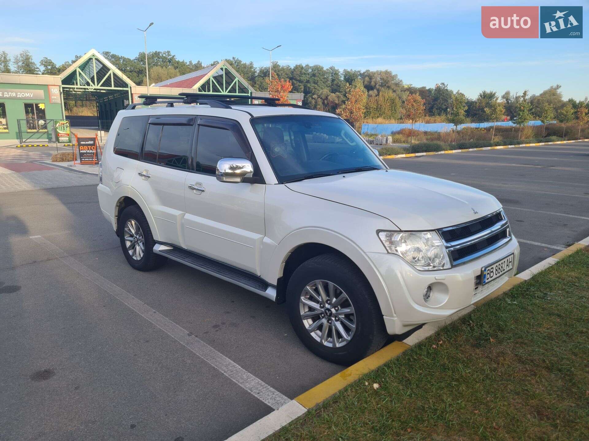 Mitsubishi Pajero Wagon 2014 VIN JMBLYV98WEJ001720 фото оголошення 4 з 25