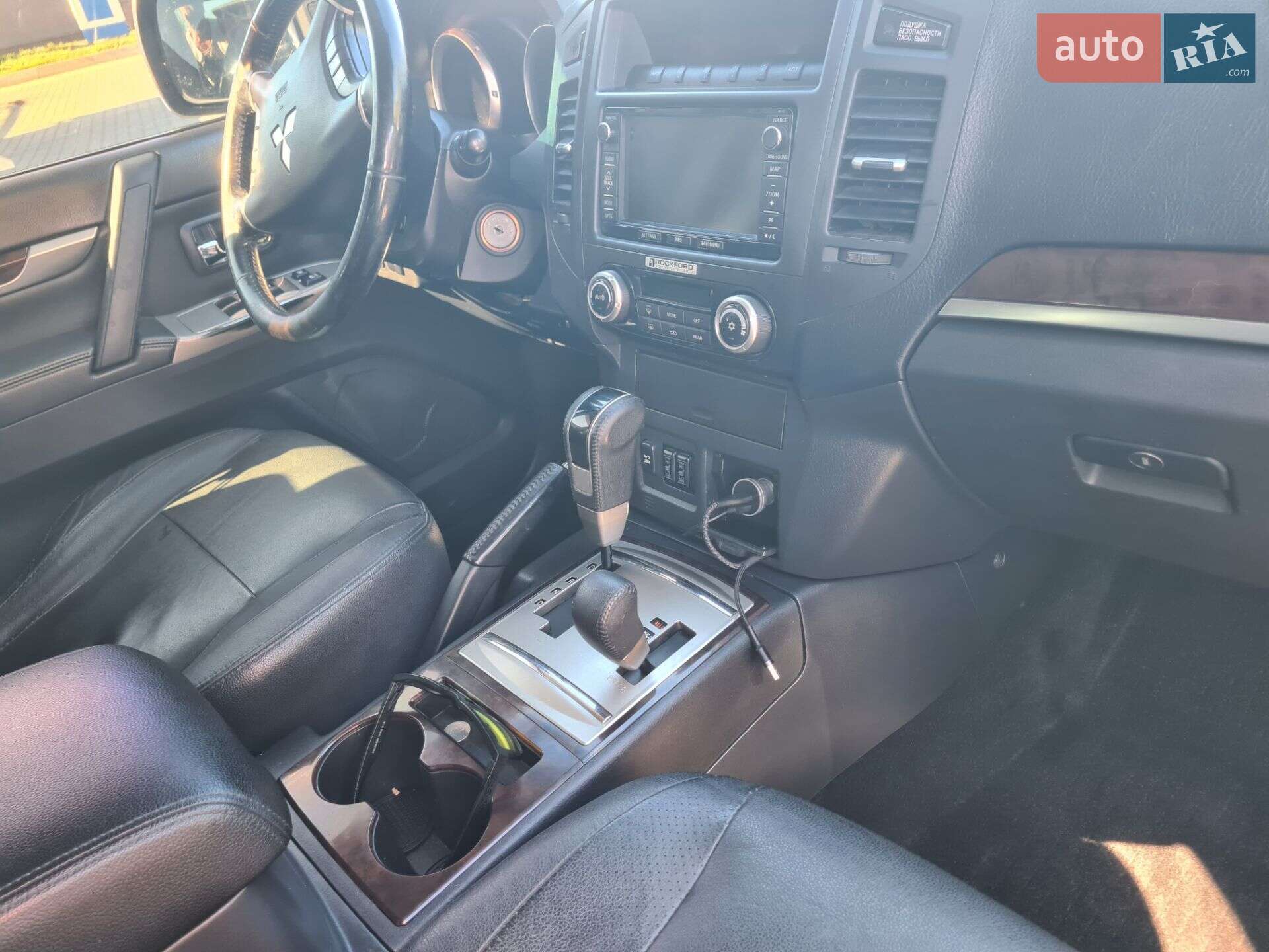 Mitsubishi Pajero Wagon 2014 VIN JMBLYV98WEJ001720 фото оголошення 5 з 25