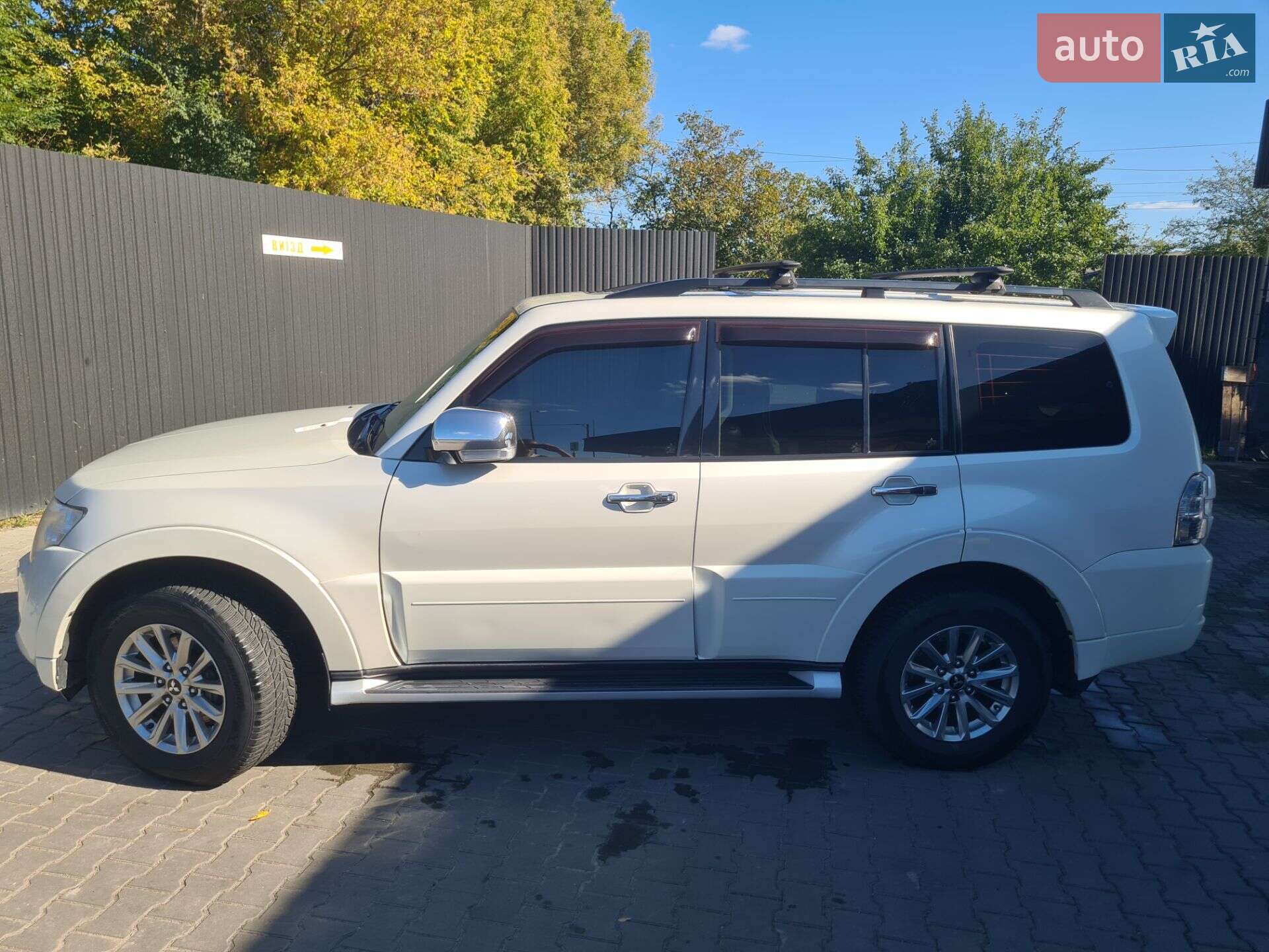 Mitsubishi Pajero Wagon 2014 VIN JMBLYV98WEJ001720 фото оголошення 6 з 25
