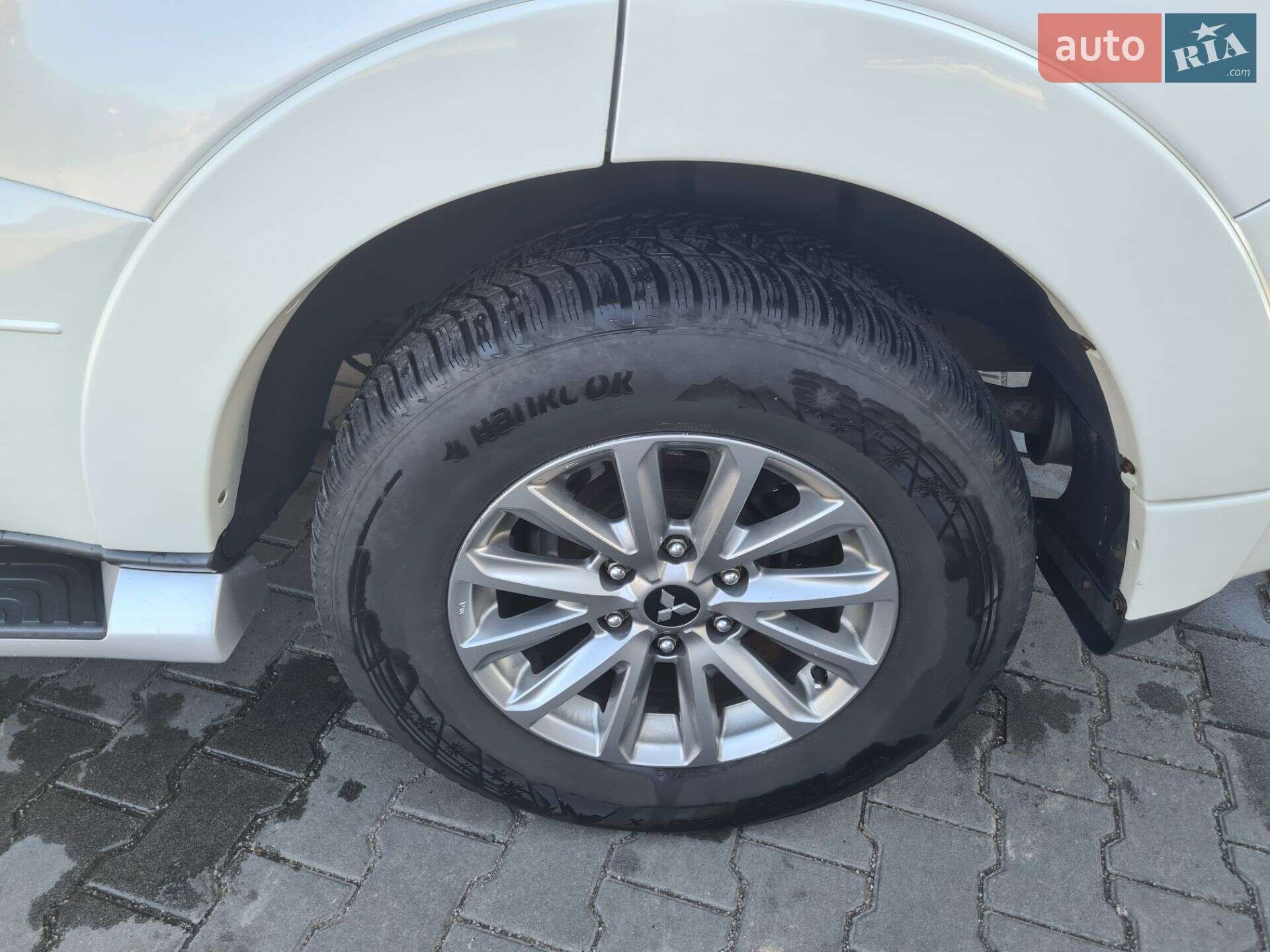 Mitsubishi Pajero Wagon 2014 VIN JMBLYV98WEJ001720 фото оголошення 10 з 25